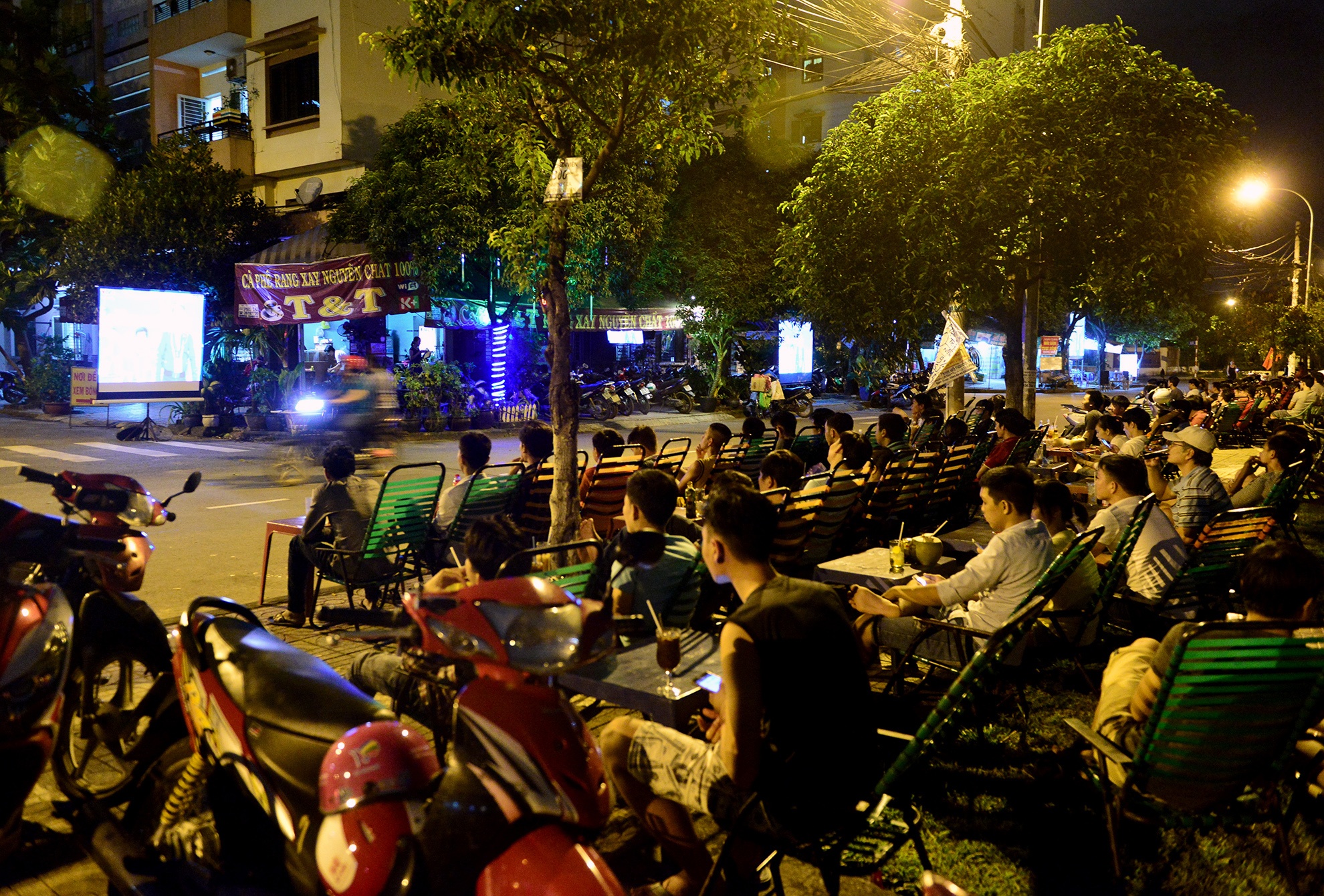 xem AFF Cup o Sai Gon anh 8