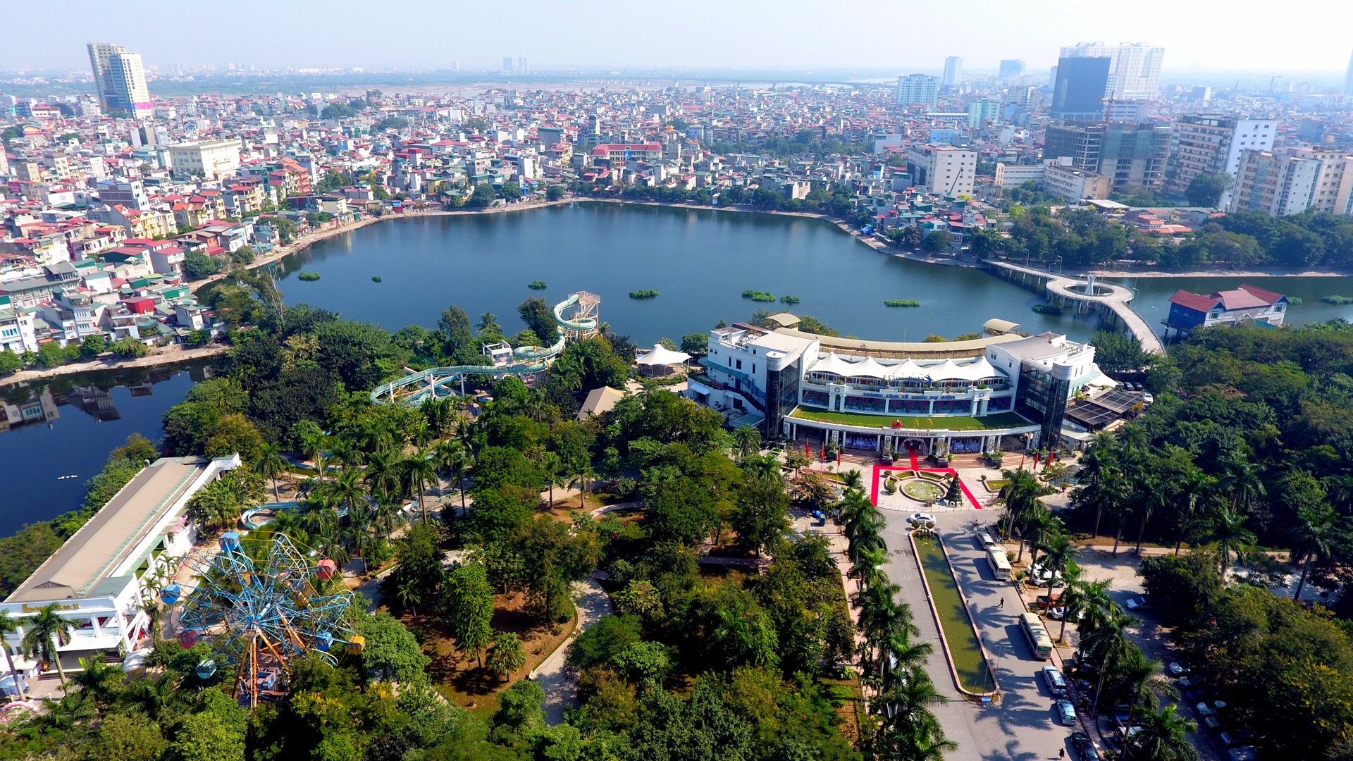 cong vien nuoc bo hoang o Ha Noi anh 1