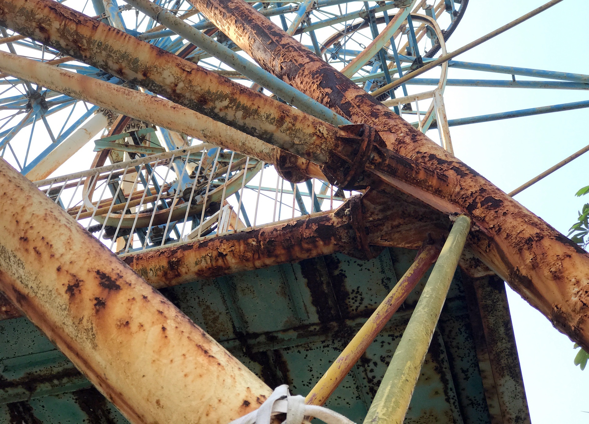 cong vien nuoc bo hoang o Ha Noi anh 6