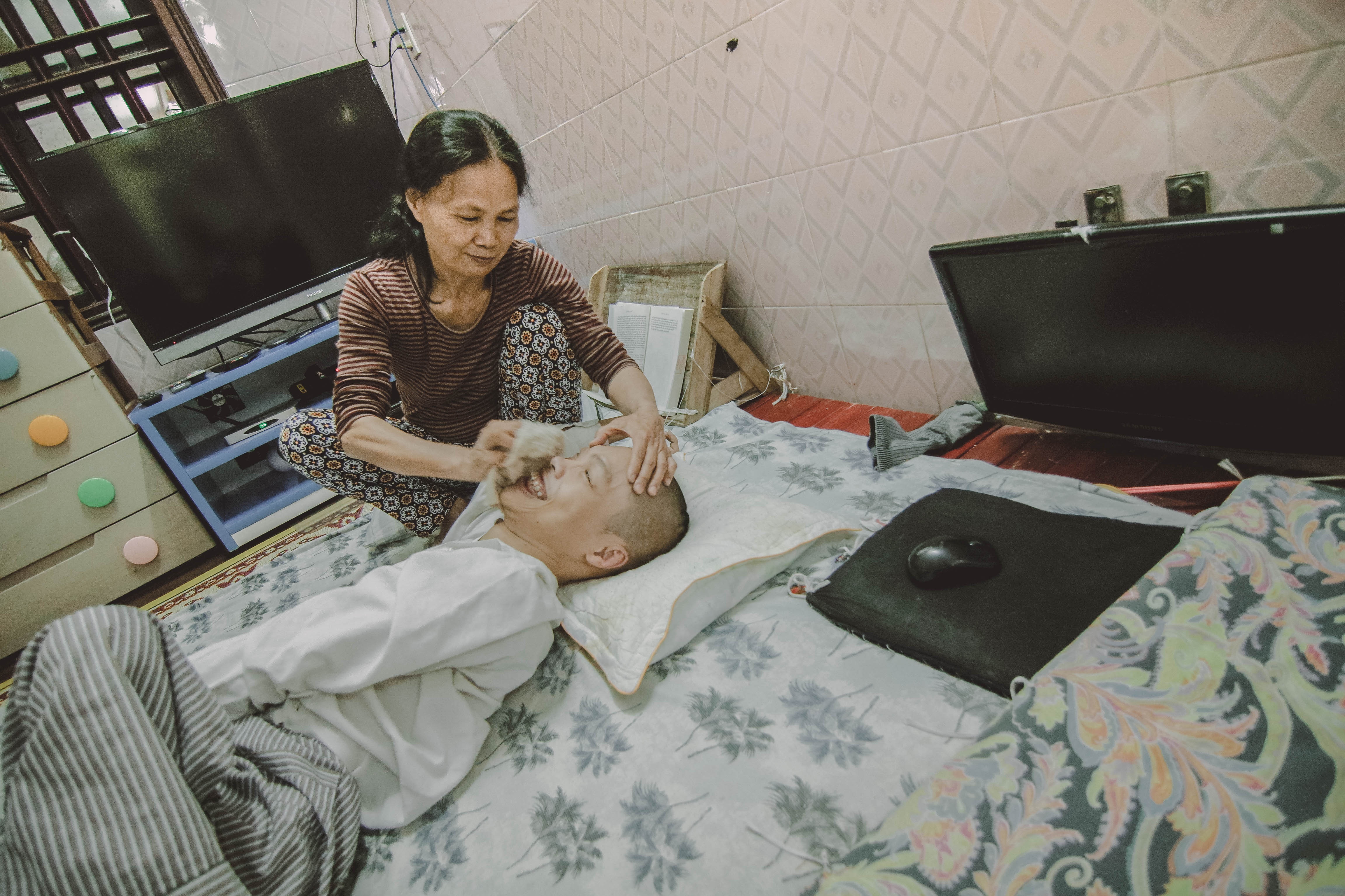 nguoi thu thu chua mot lan cam but anh 5