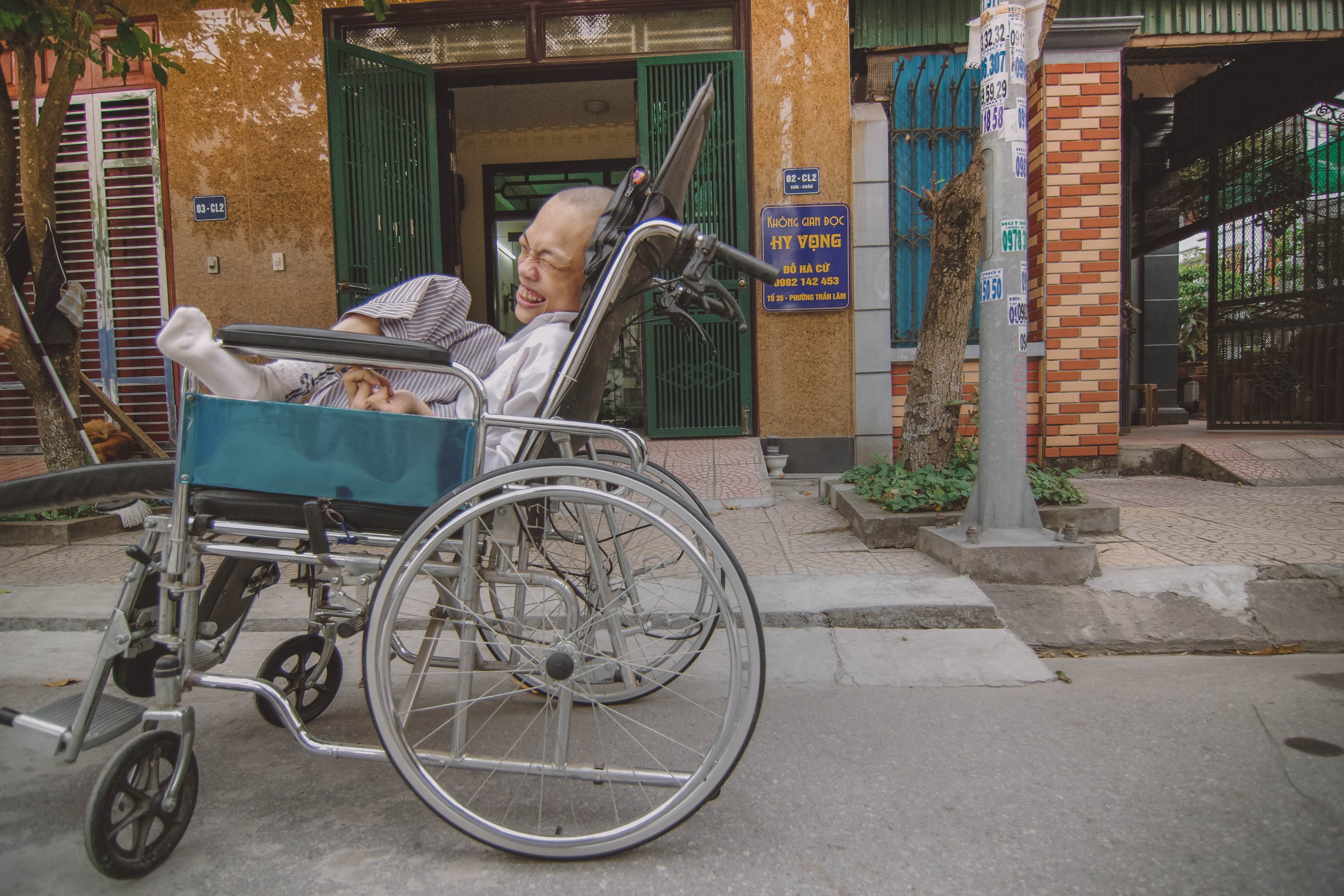 nguoi thu thu chua mot lan cam but anh 13