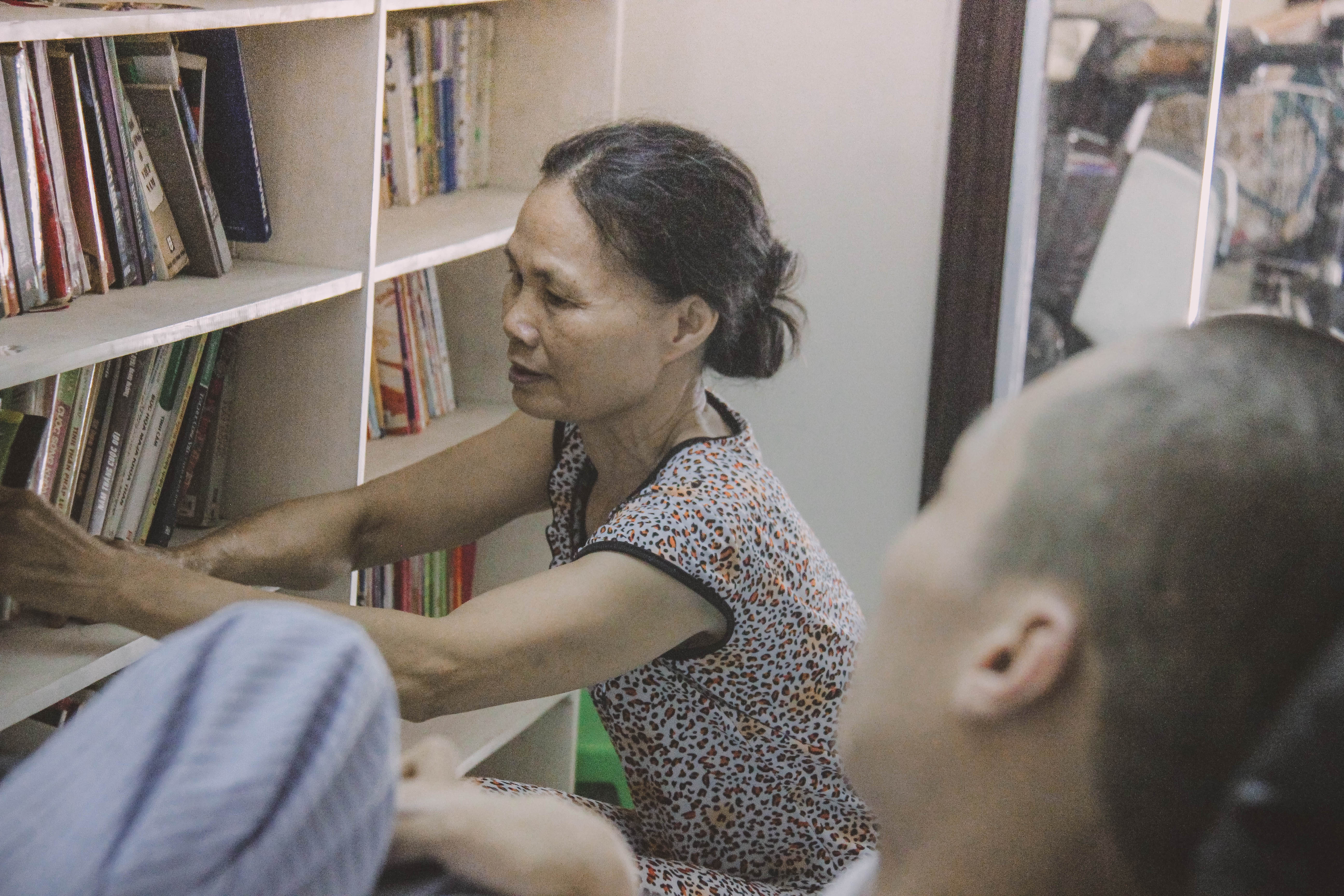 nguoi thu thu chua mot lan cam but anh 10