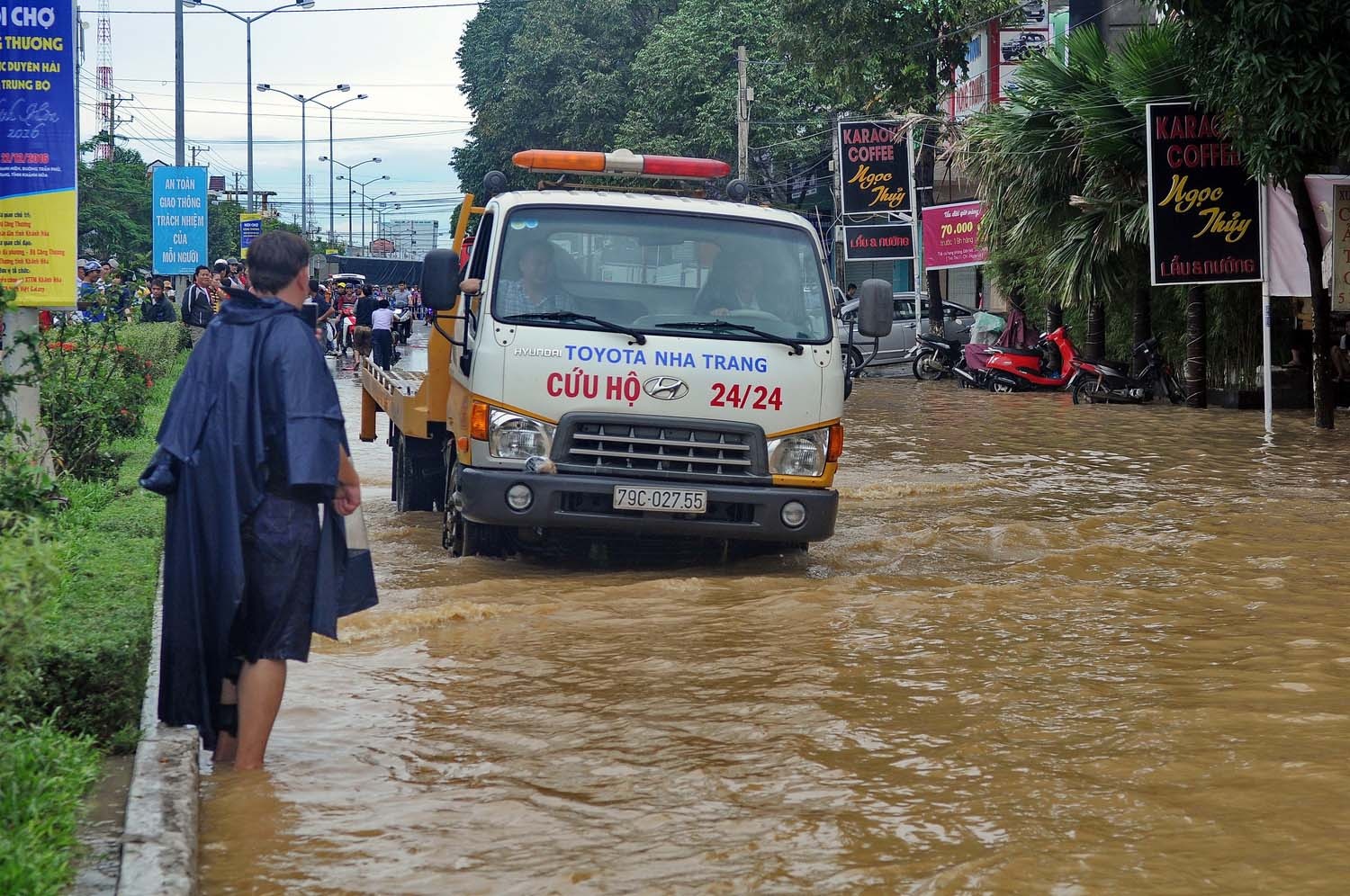 Nha Trang lut trong nuoc anh 12