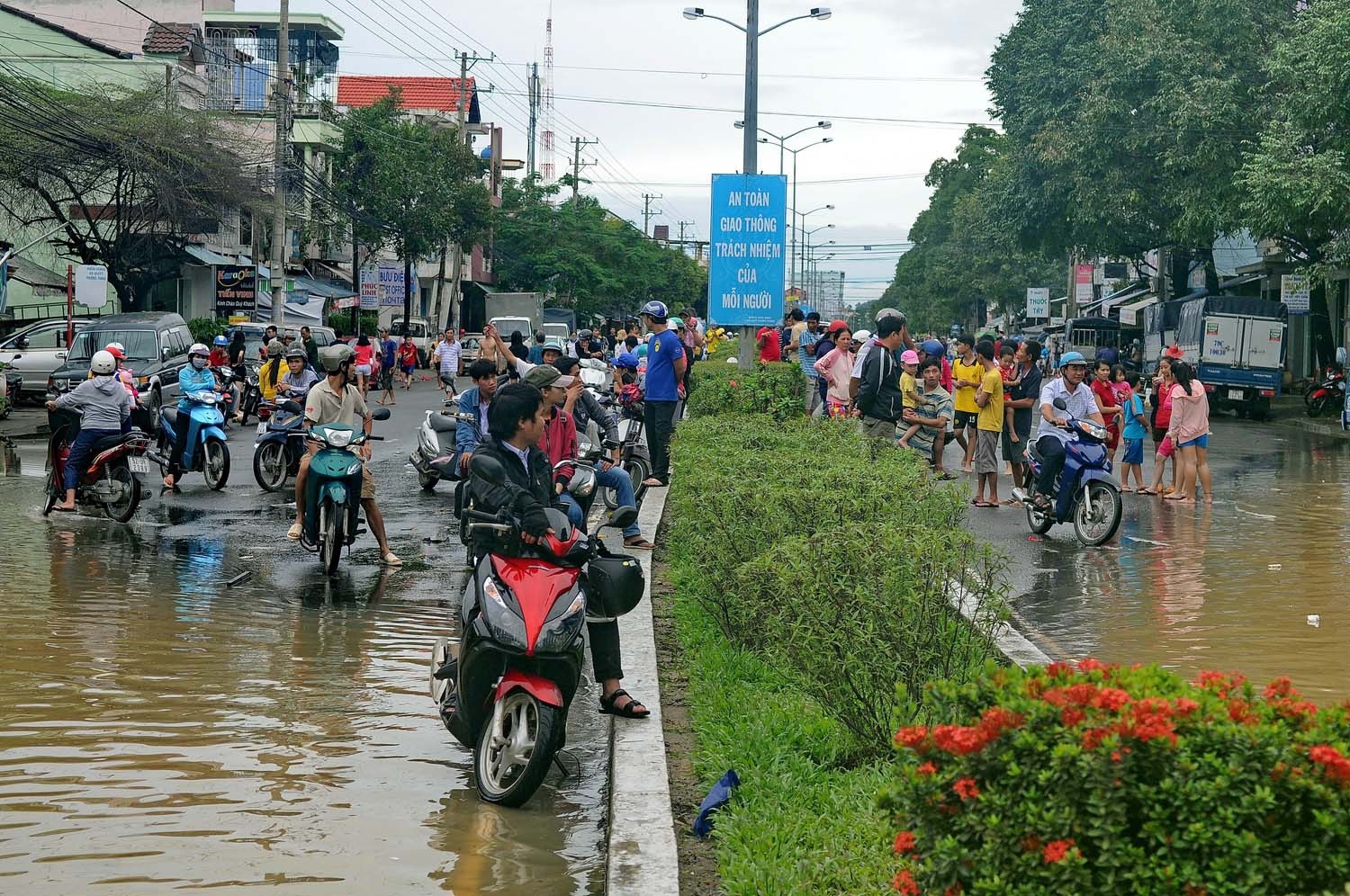 Nha Trang lut trong nuoc anh 14