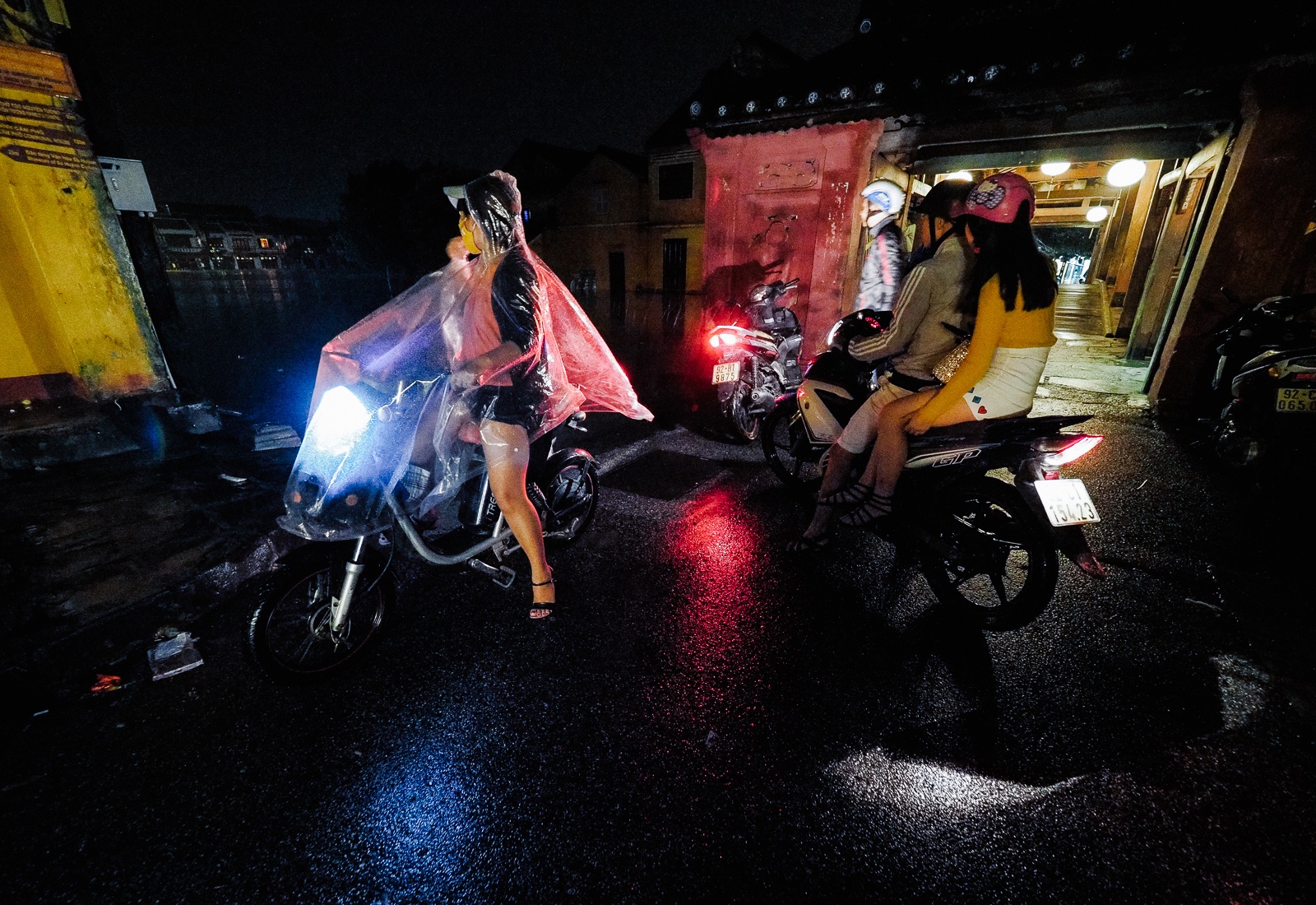 Hoi An ngap lut anh 16