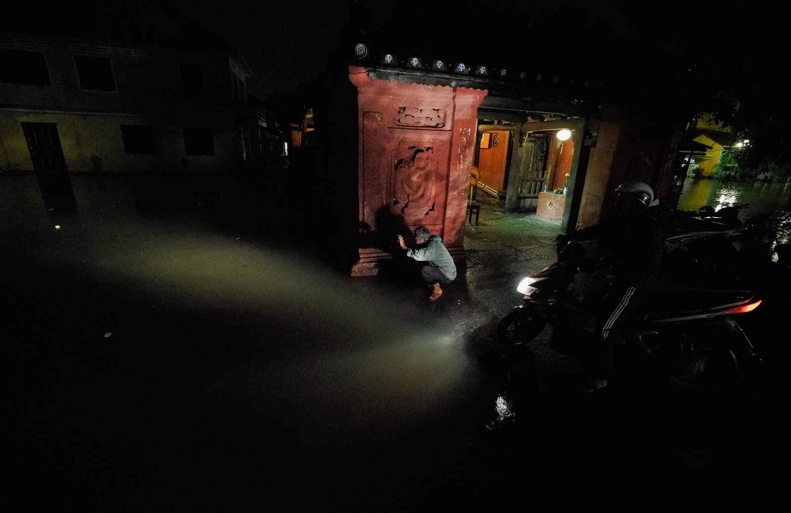 Hoi An ngap lut anh 17