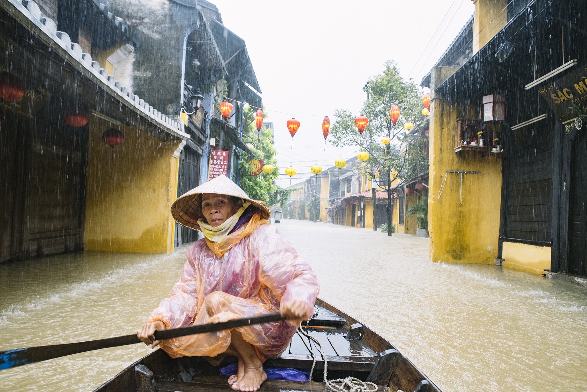 Hoi An thanh song vi mua lu anh 8