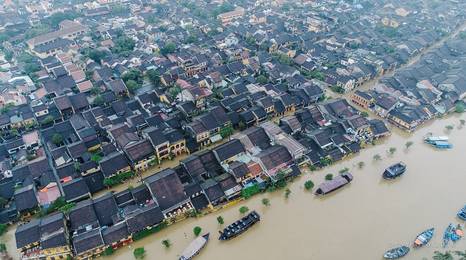 Hoi An ngap lut anh 1