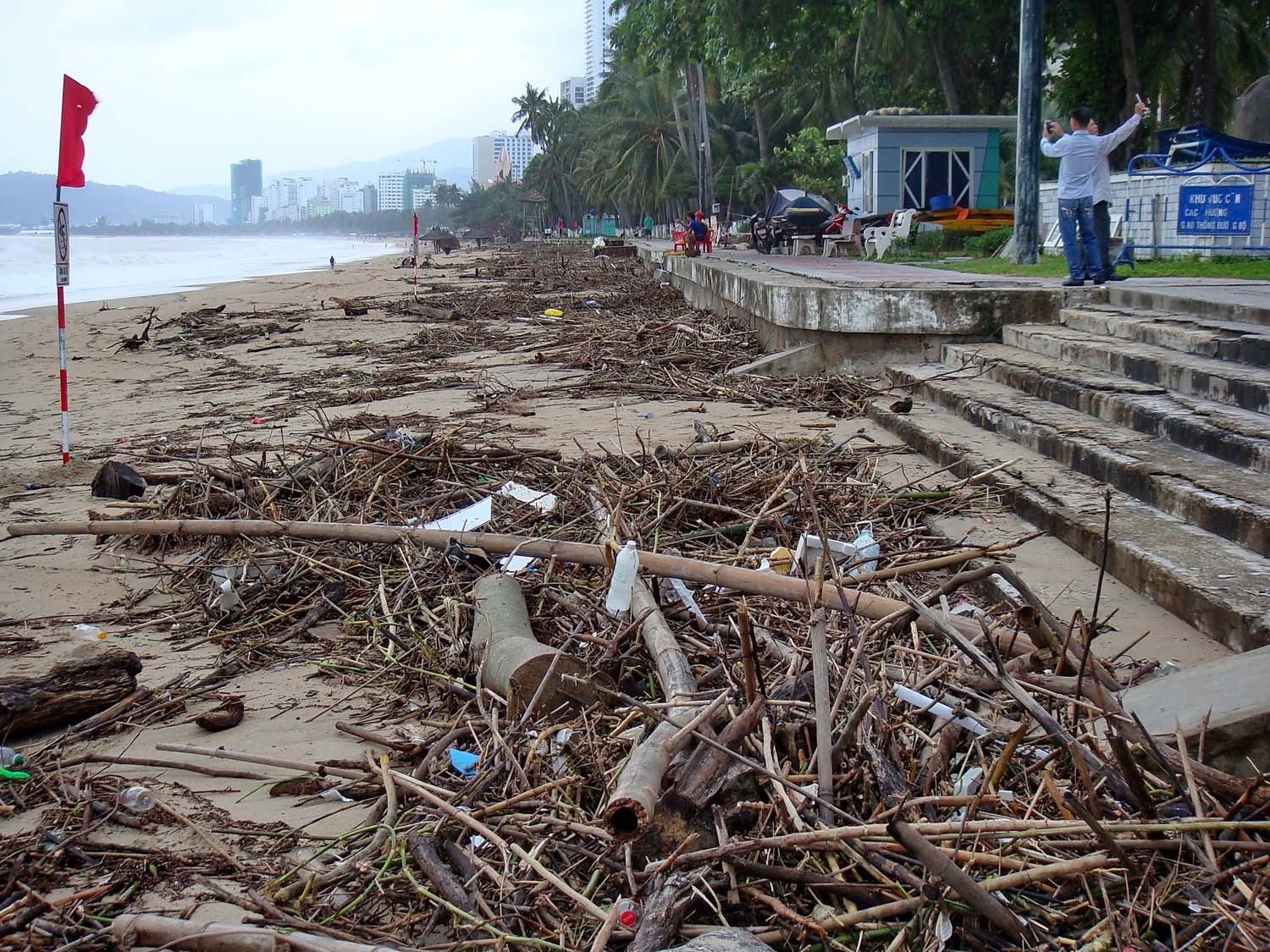 bai bien Nha Trang ngap ngua rac thai anh 4