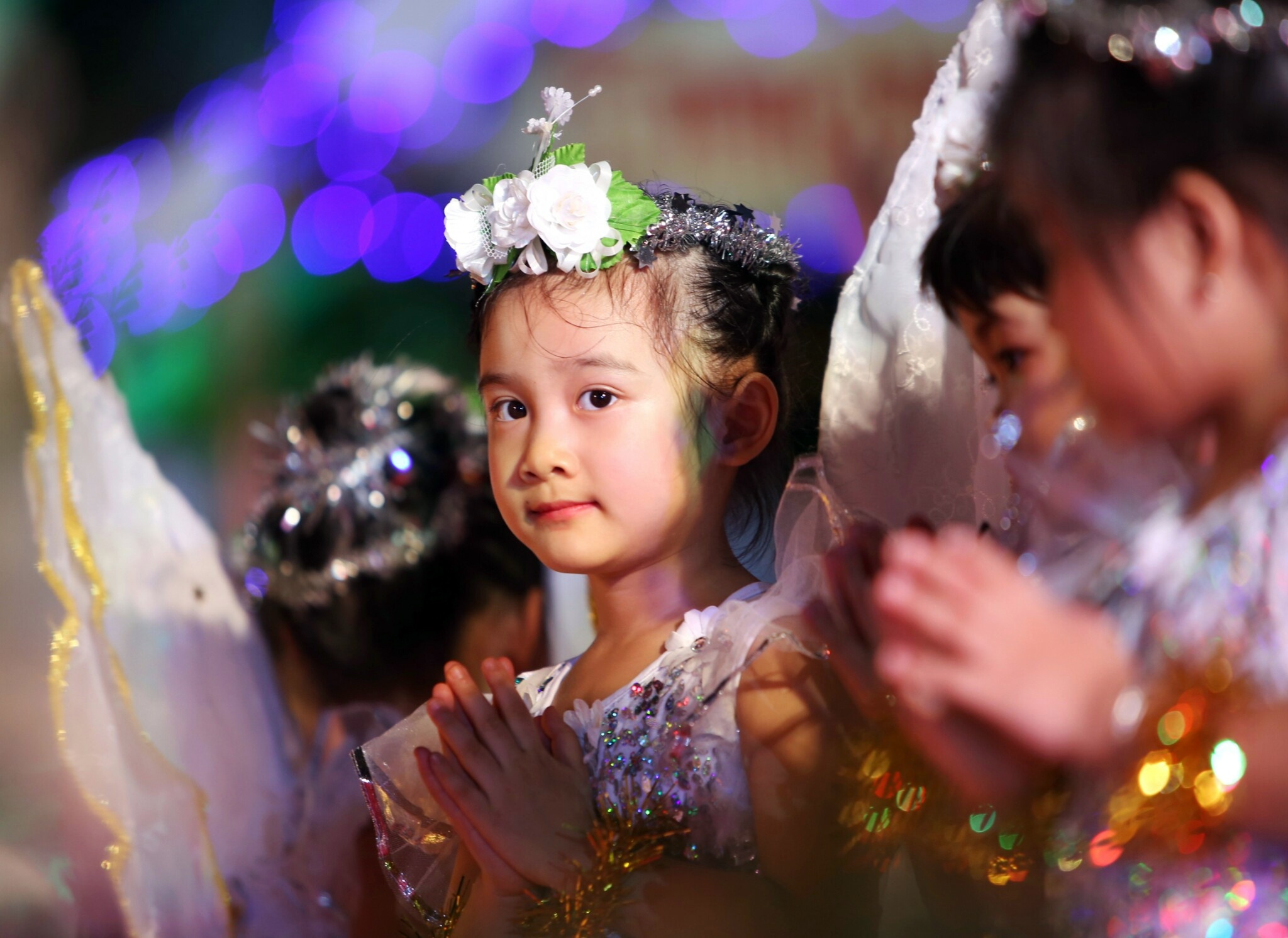 Nguoi dan don Noel ngoai duong pho anh 14