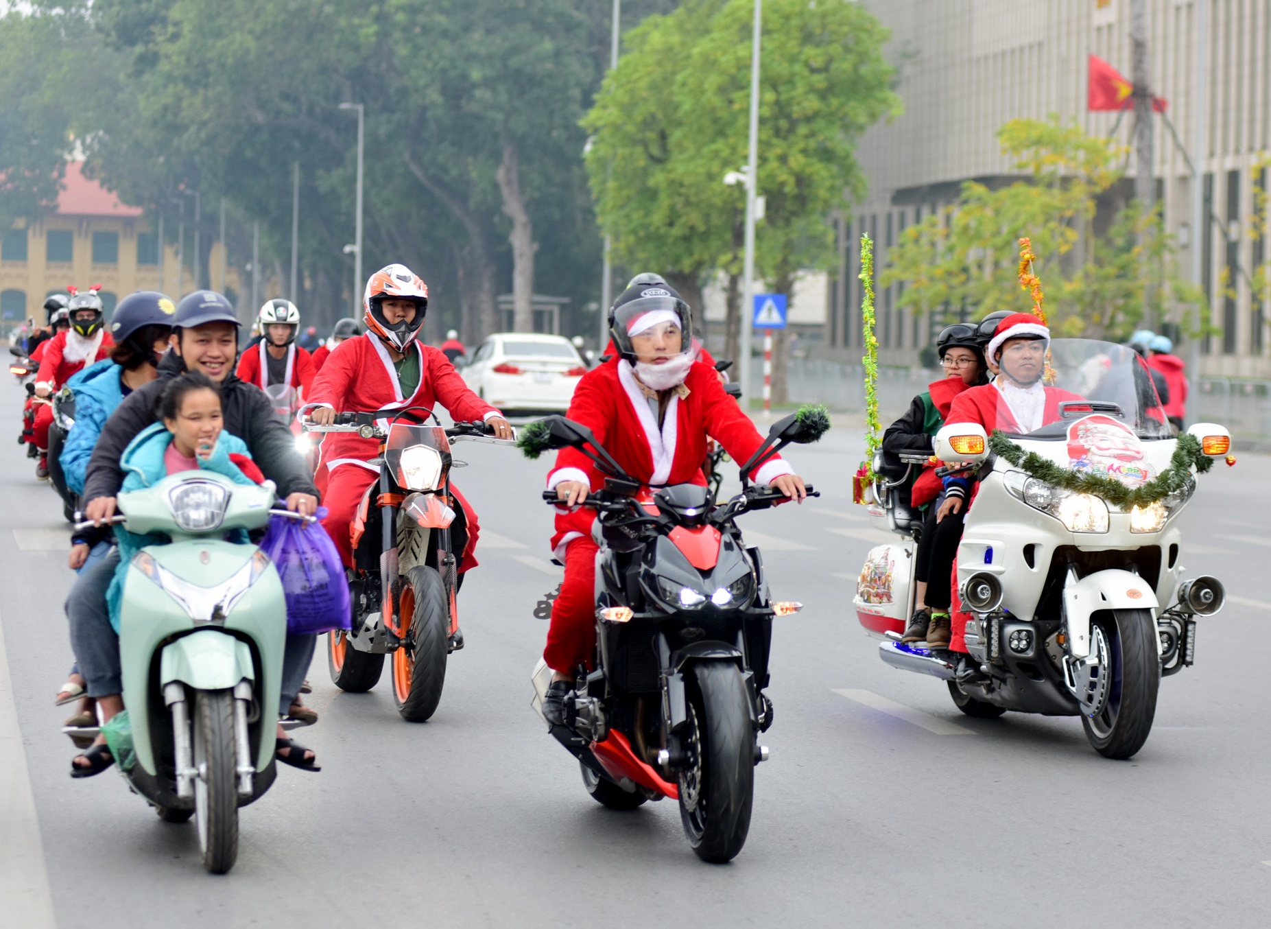 un tac giao thong Noel anh 4