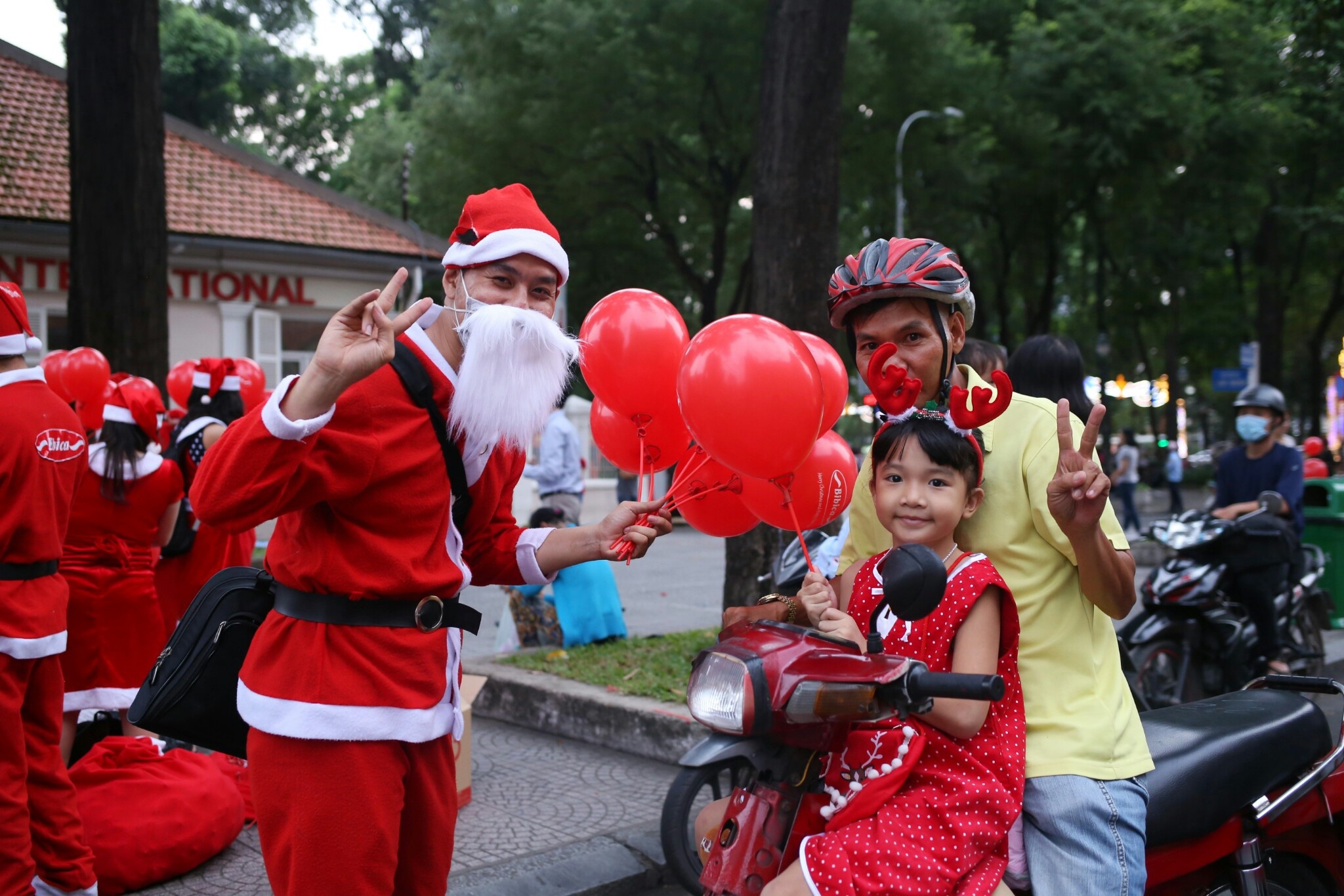 un tac giao thong Noel anh 7