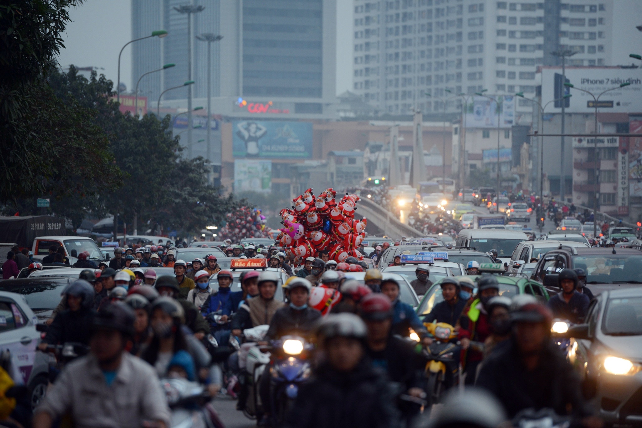 un tac giao thong Noel anh 1