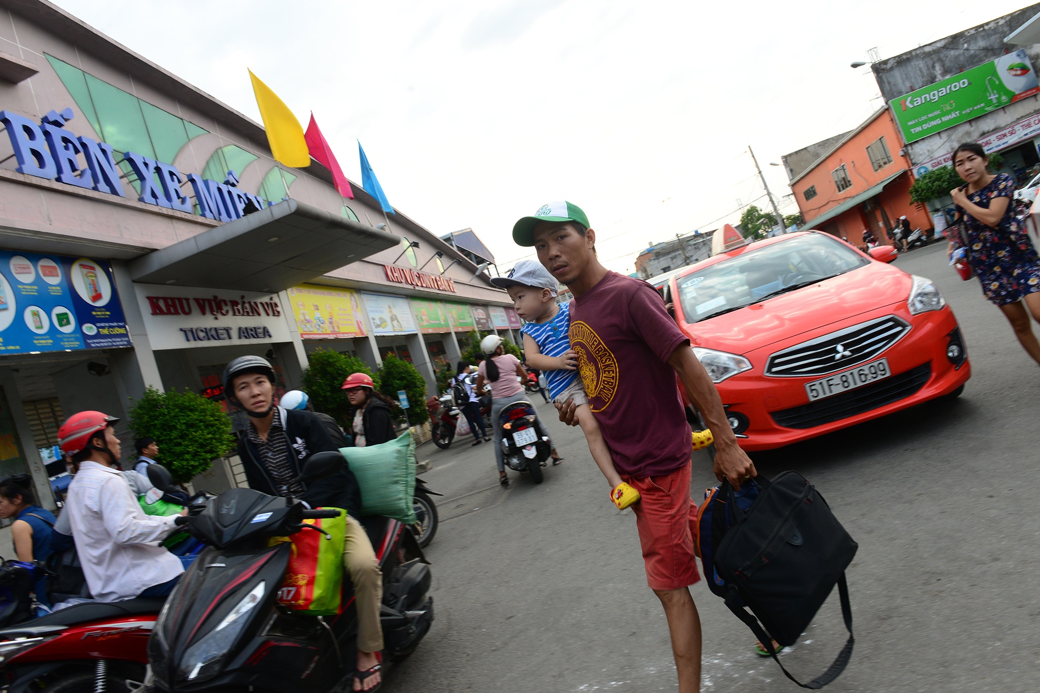 may bay xep hang cat canh tai san bay Tan Son Nhat anh 5