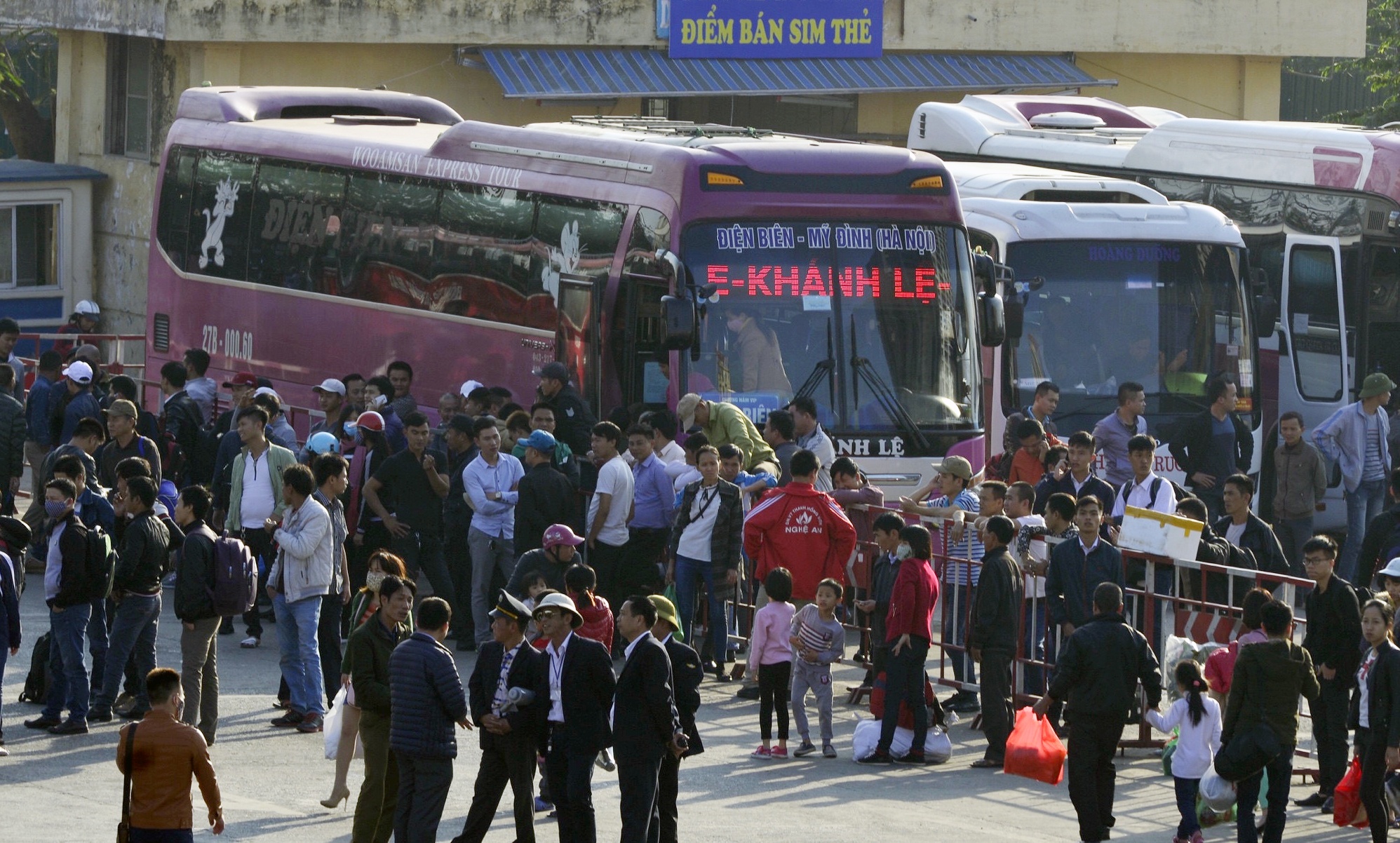 may bay xep hang cat canh tai san bay Tan Son Nhat anh 12