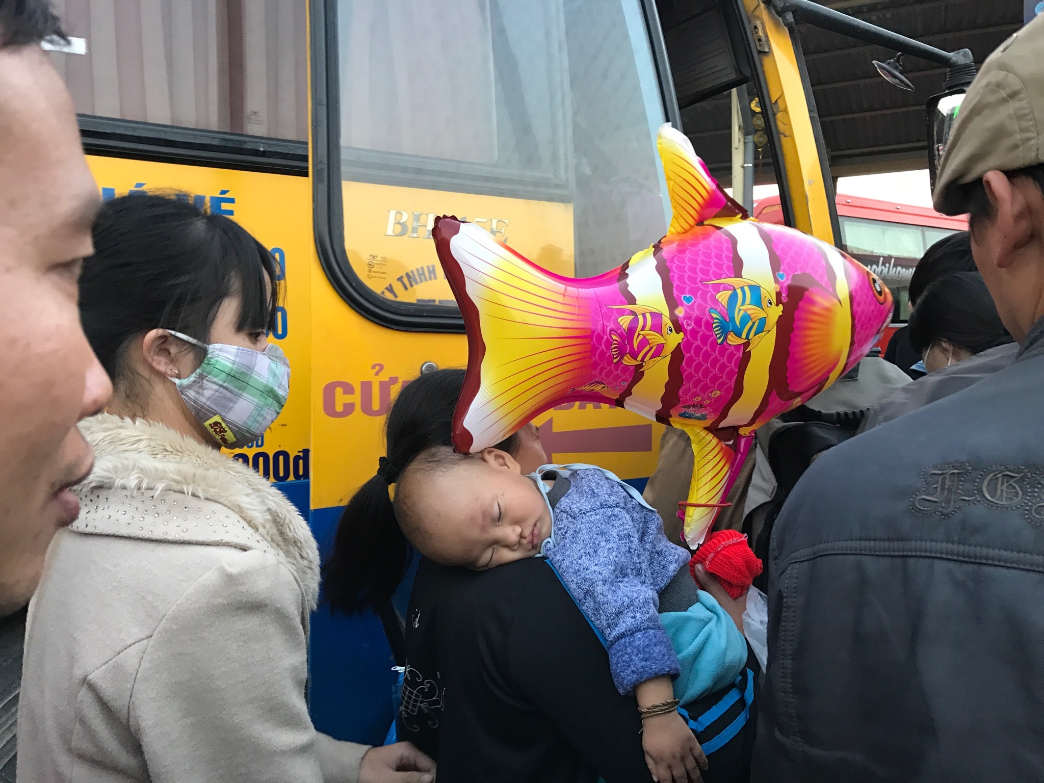 may bay xep hang cat canh tai san bay Tan Son Nhat anh 15