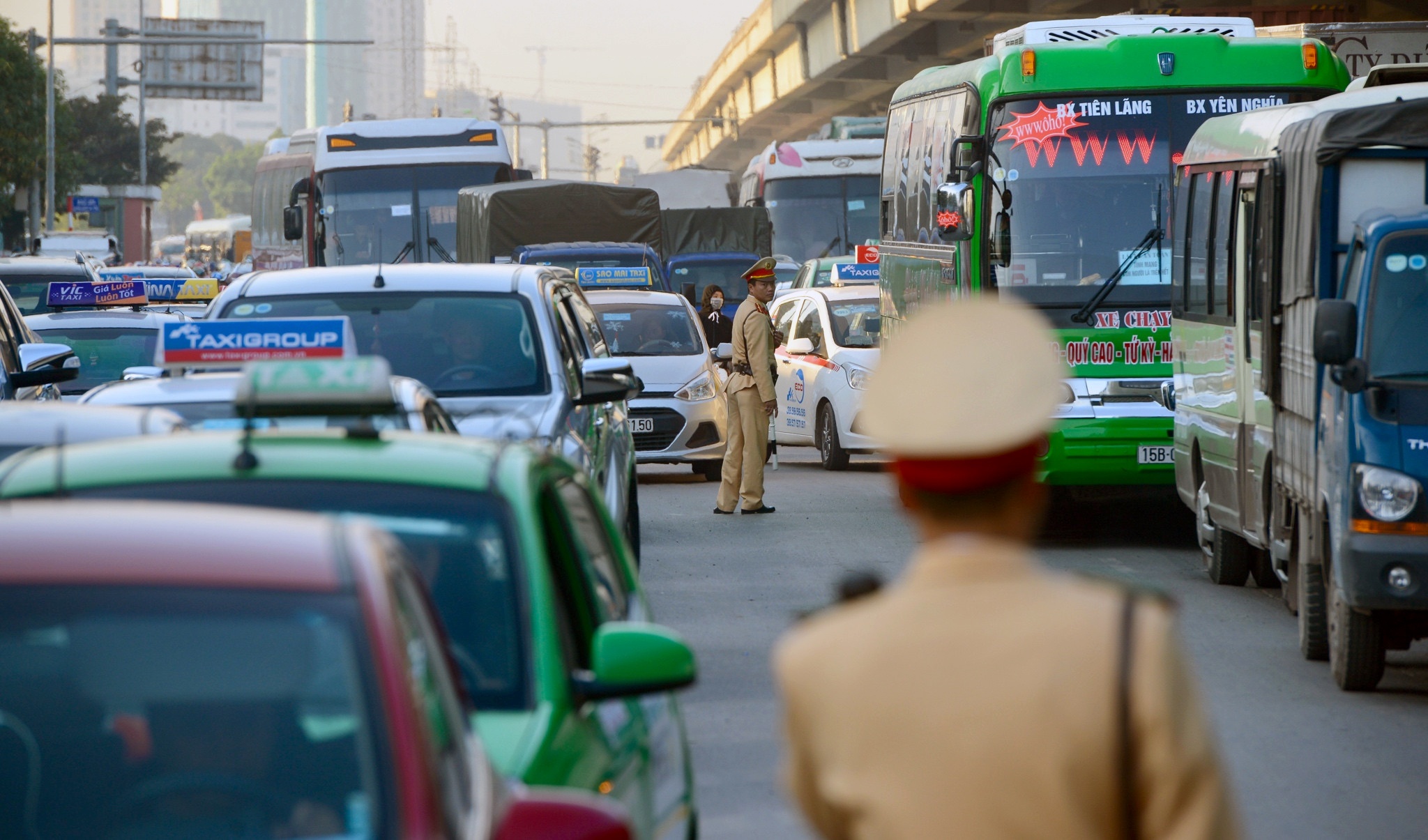 may bay xep hang cat canh tai san bay Tan Son Nhat anh 11