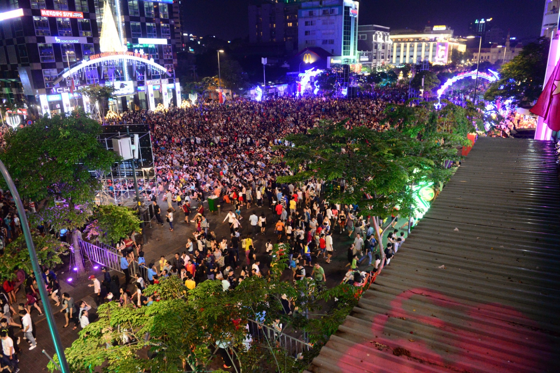 nguoi dan don nam moi 2017 anh 22