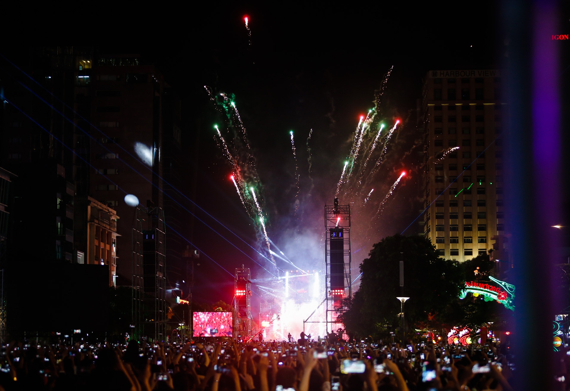 nguoi dan don nam moi 2017 anh 1