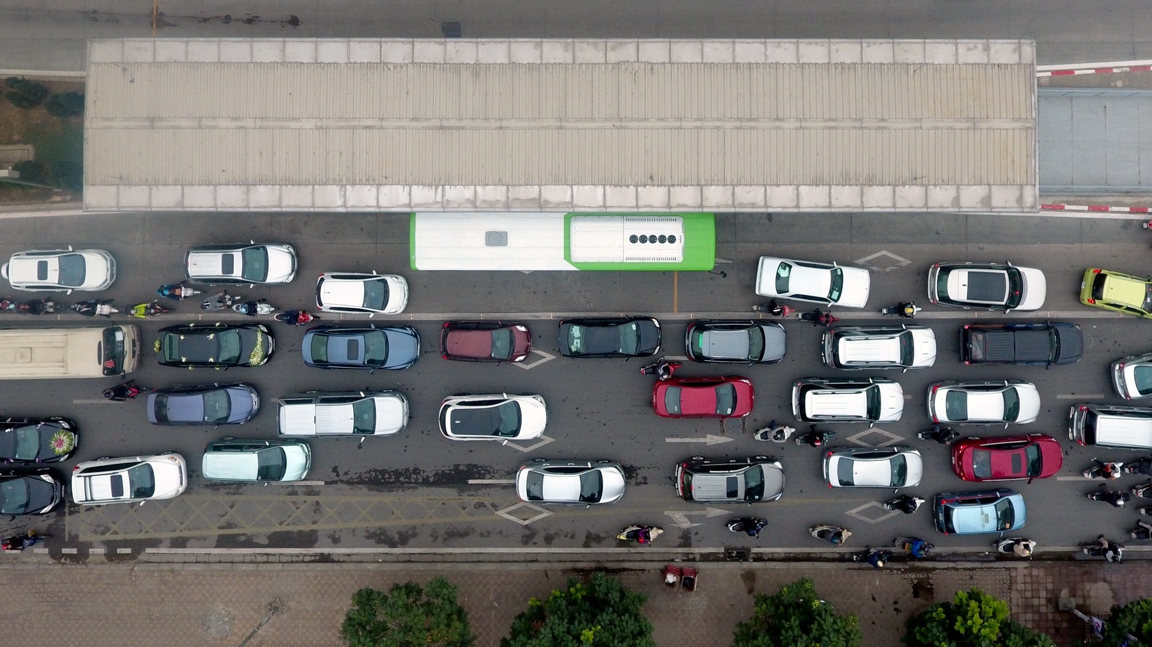 xe buyt nhanh BRT bi tac nghen anh 6