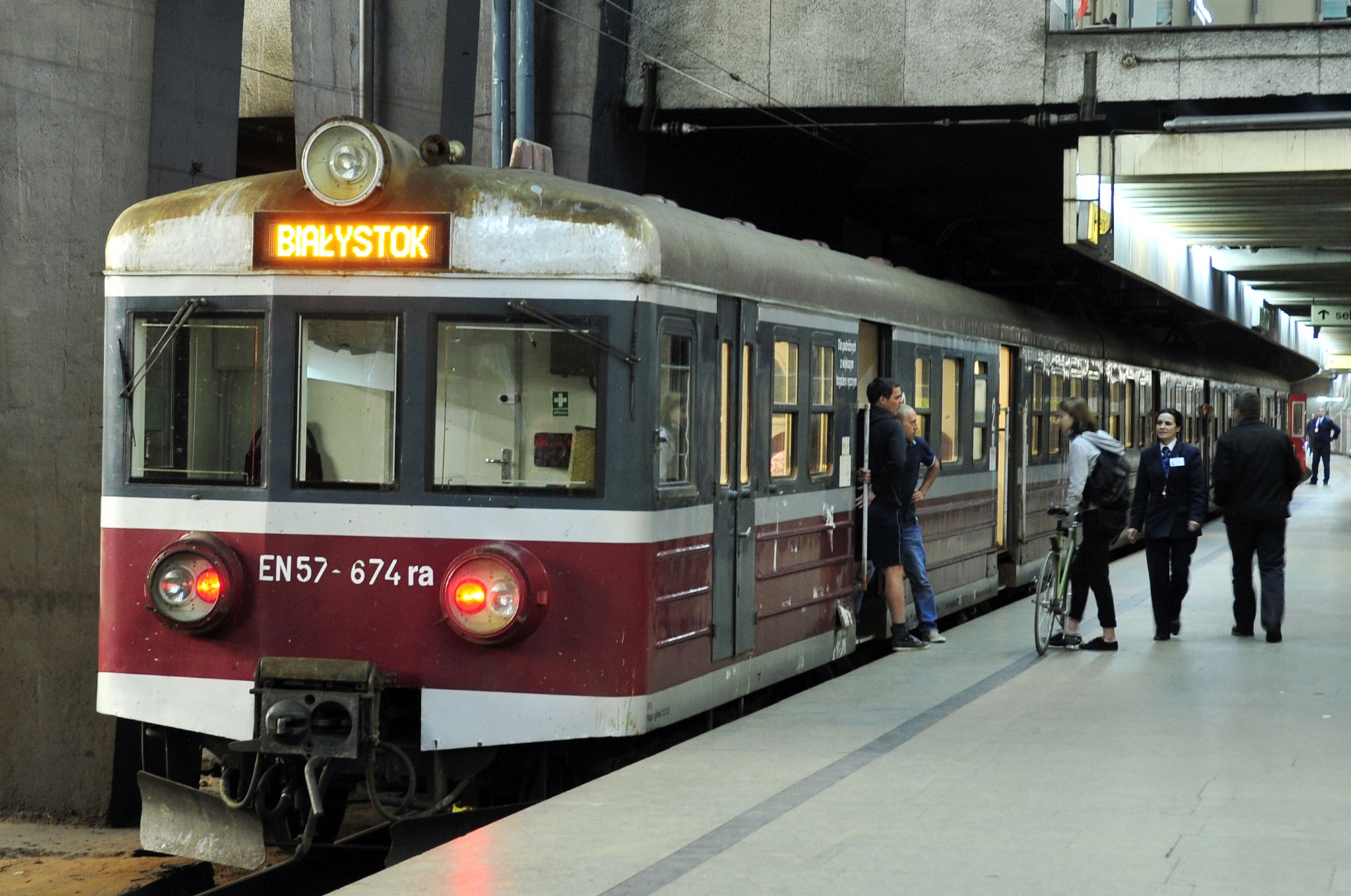 tau dien o chau Au anh 10