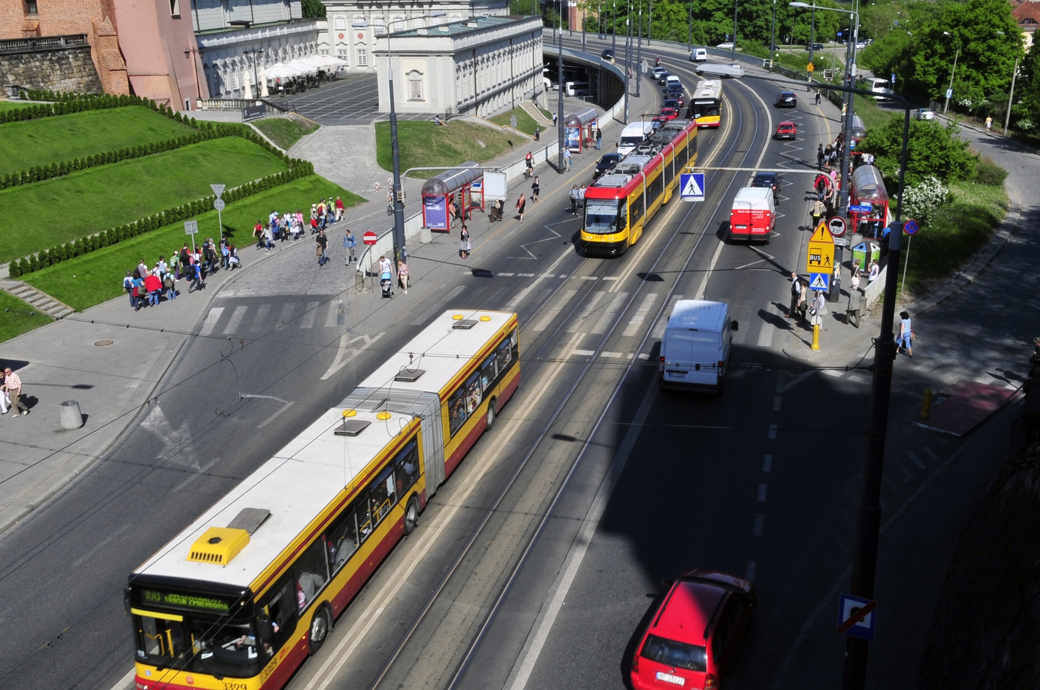 tau dien o chau Au anh 5