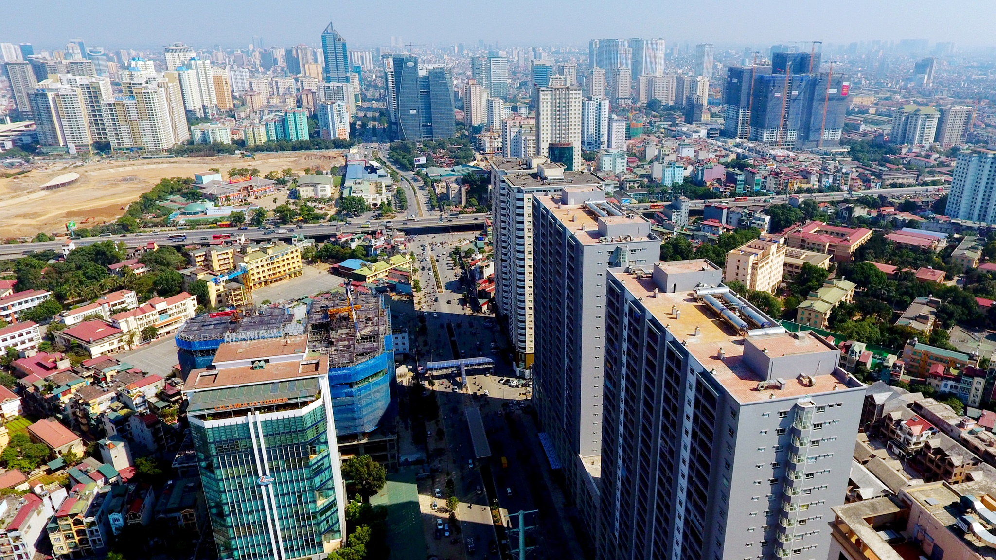 tuyen duong Le Van Luong nhieu chung cu nhat anh 5