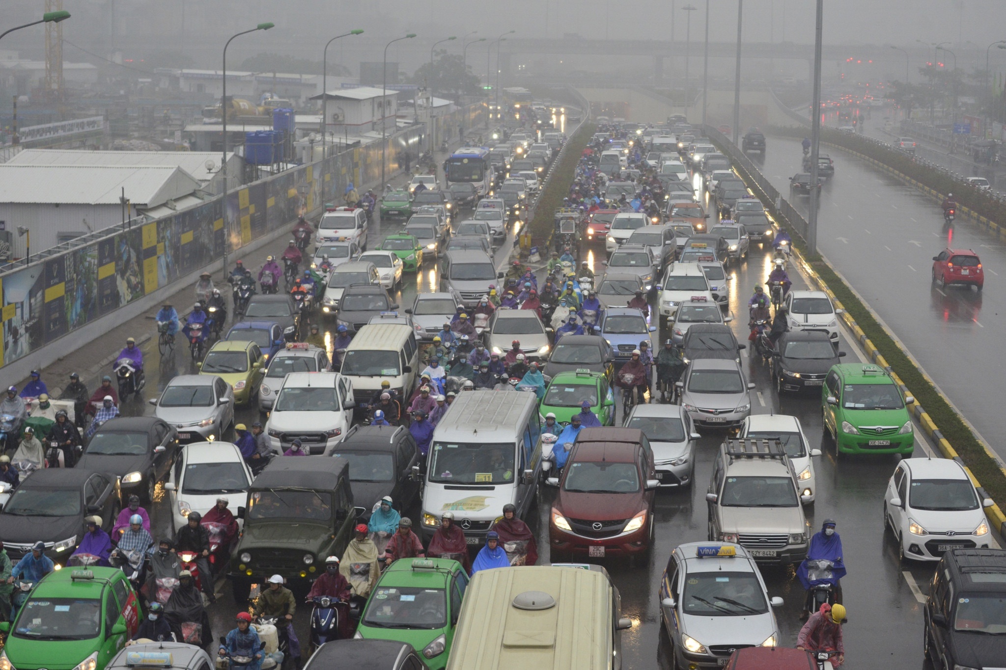 Duong pho Ha Noi un tac trong mua mu,  troi toi anh 10