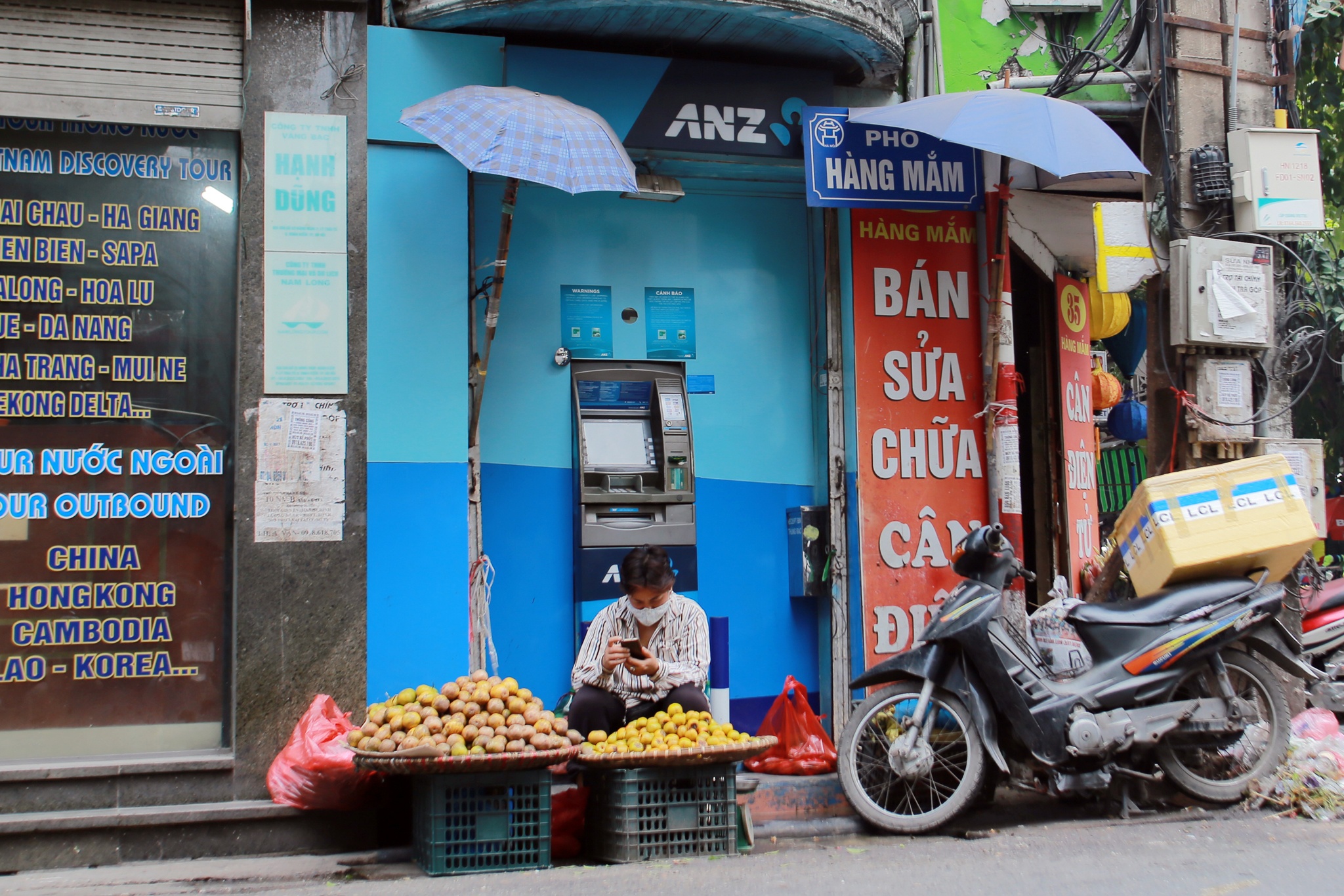 Tram ATM nhech nhac o Ha Noi anh 5