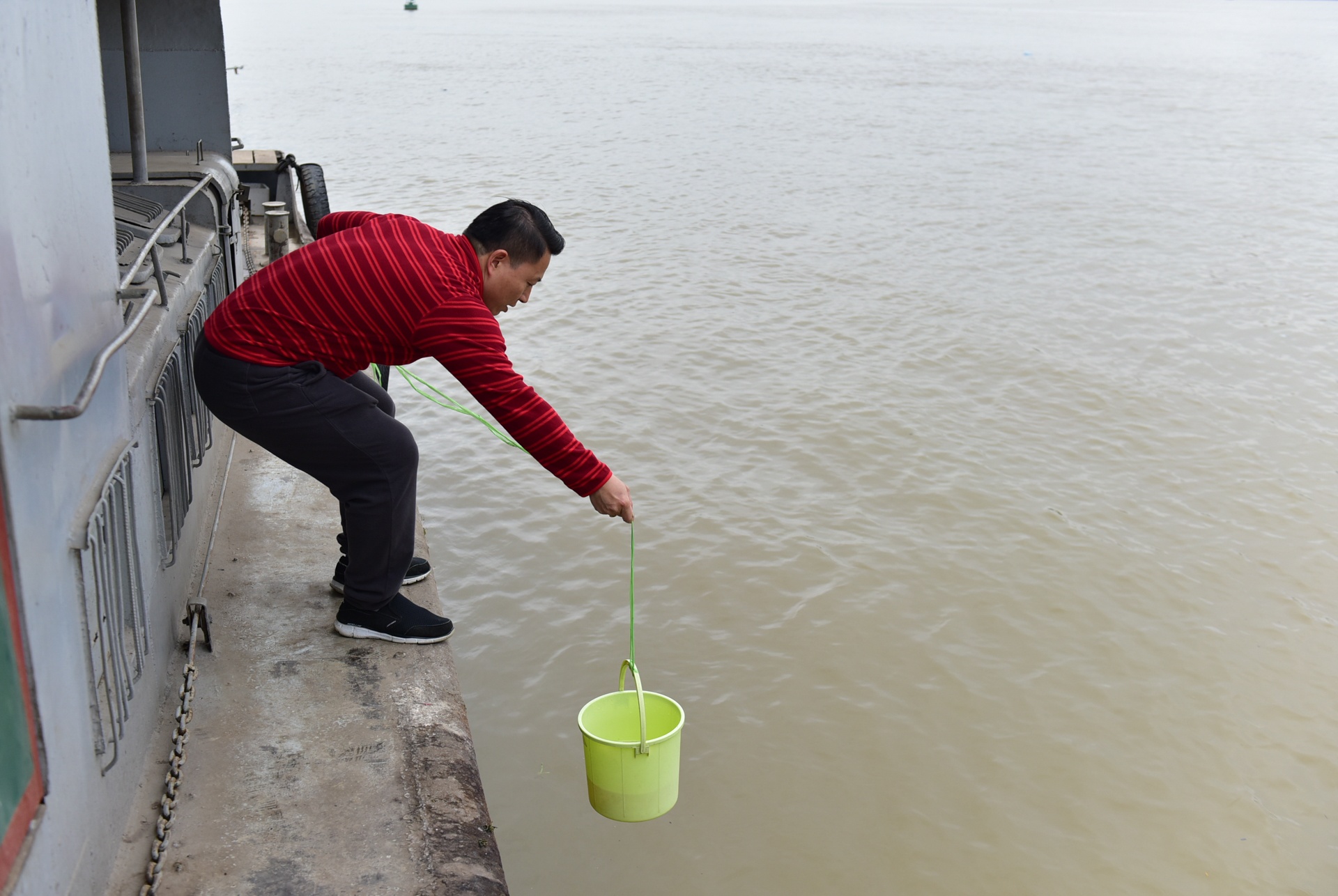 tha ca chep tien Tao quan chau troi anh 2