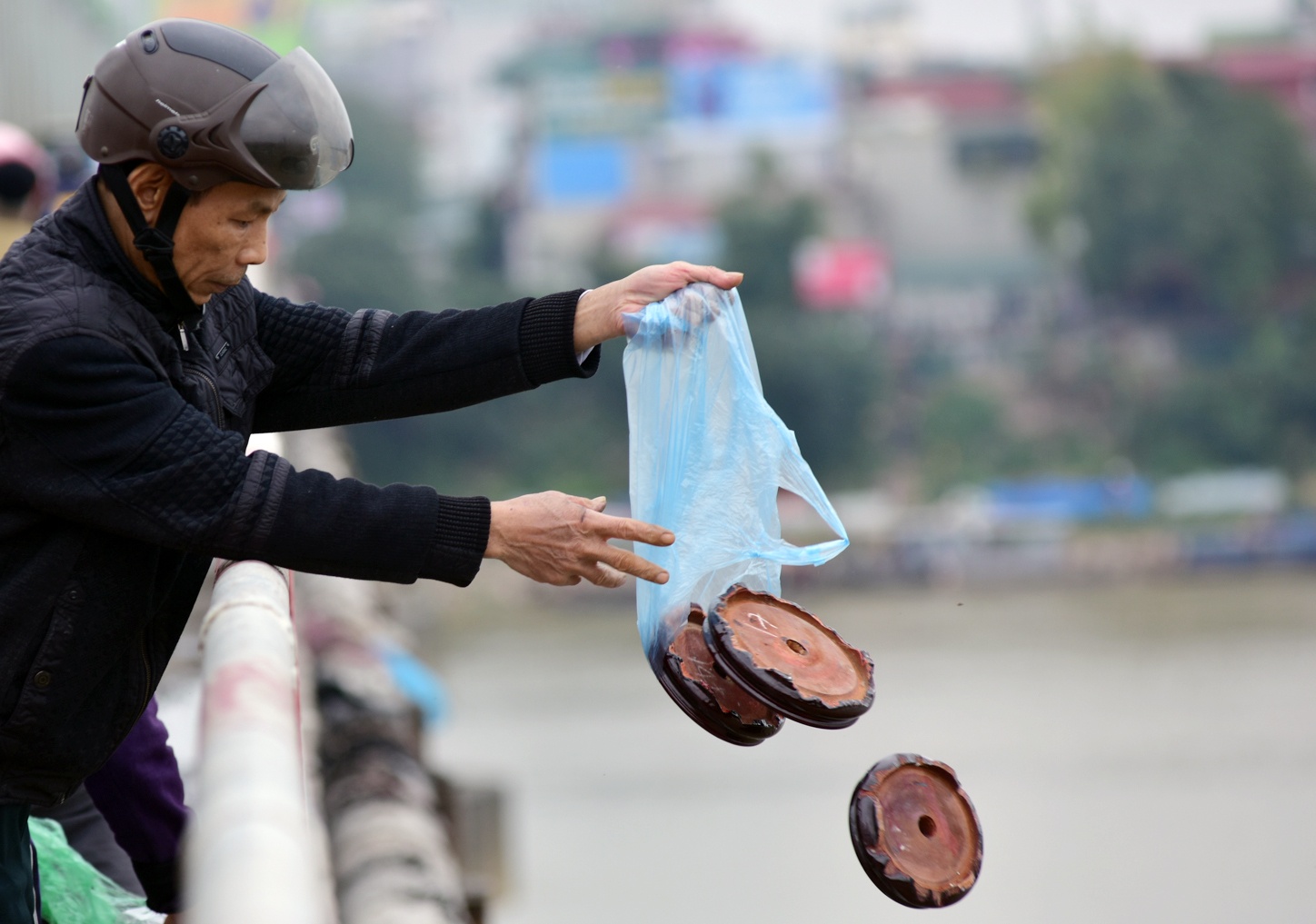 tha ca chep tien Tao quan chau troi anh 12