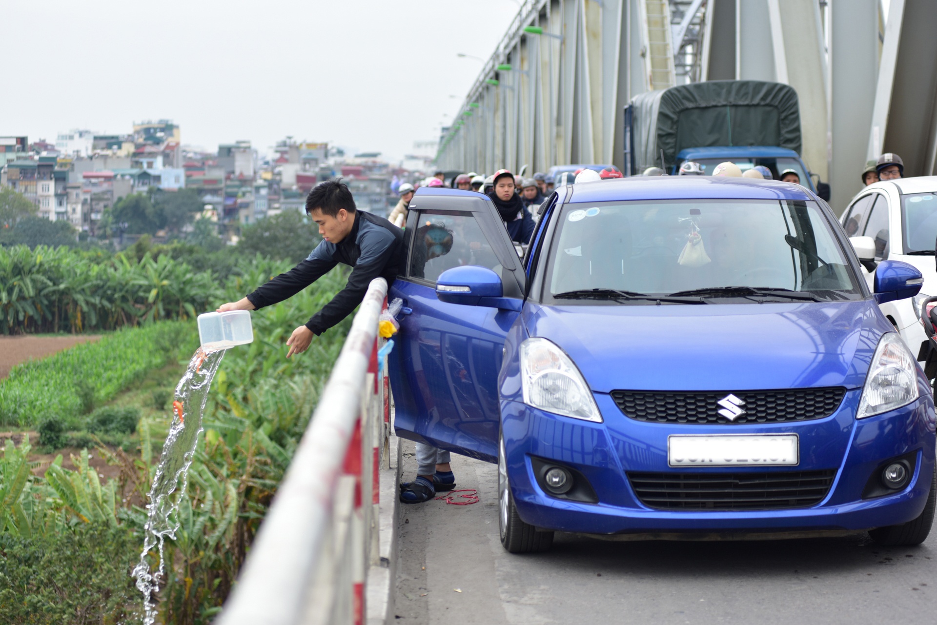 tha ca chep tien Tao quan chau troi anh 10