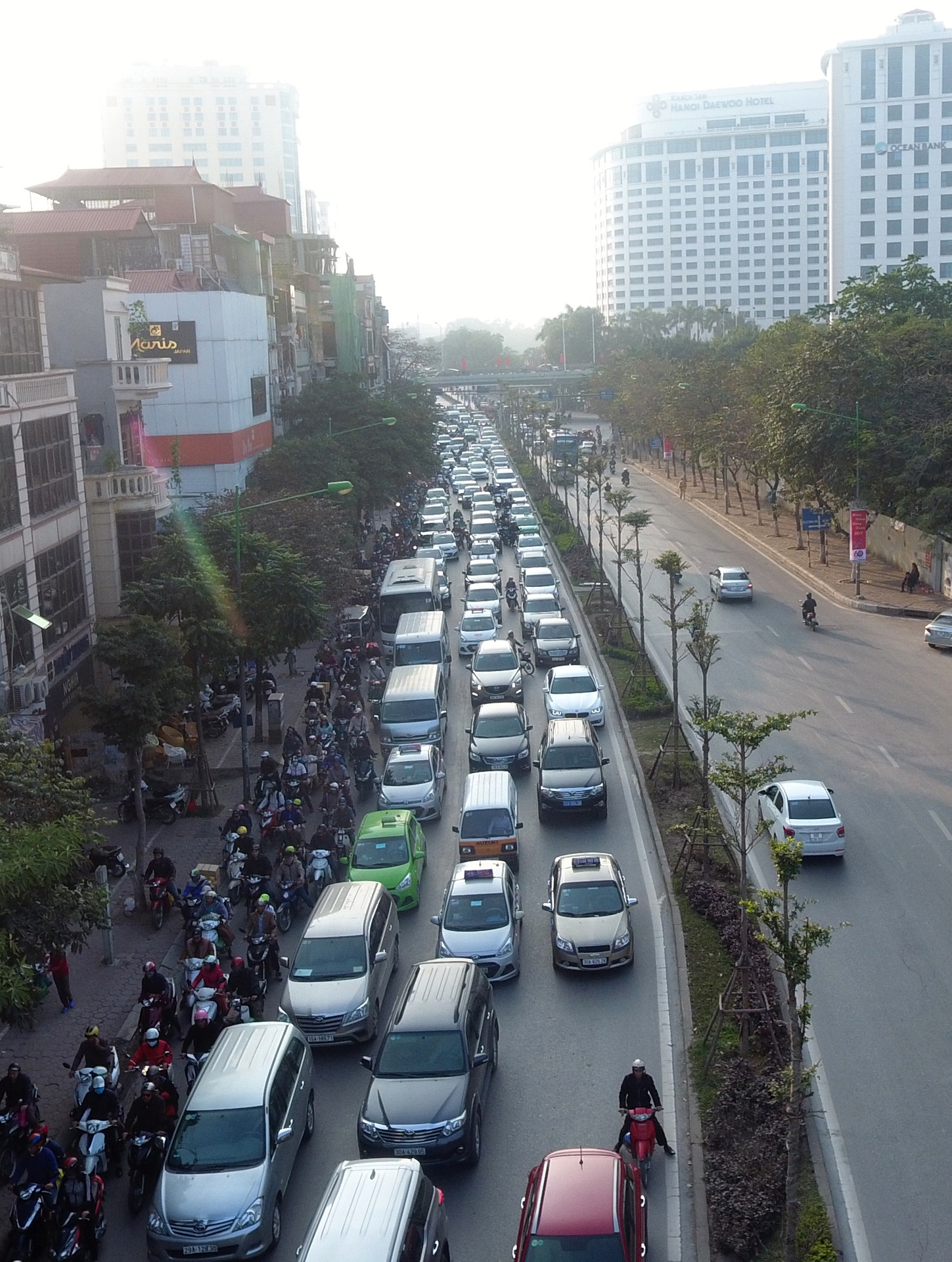 Cac nga duong Ha Noi lai un tac tu chieu toi toi anh 5