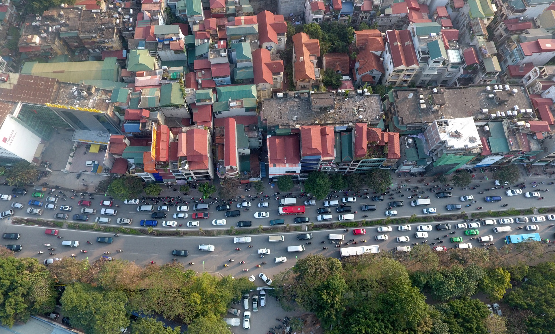 Cac nga duong Ha Noi lai un tac tu chieu toi toi anh 6
