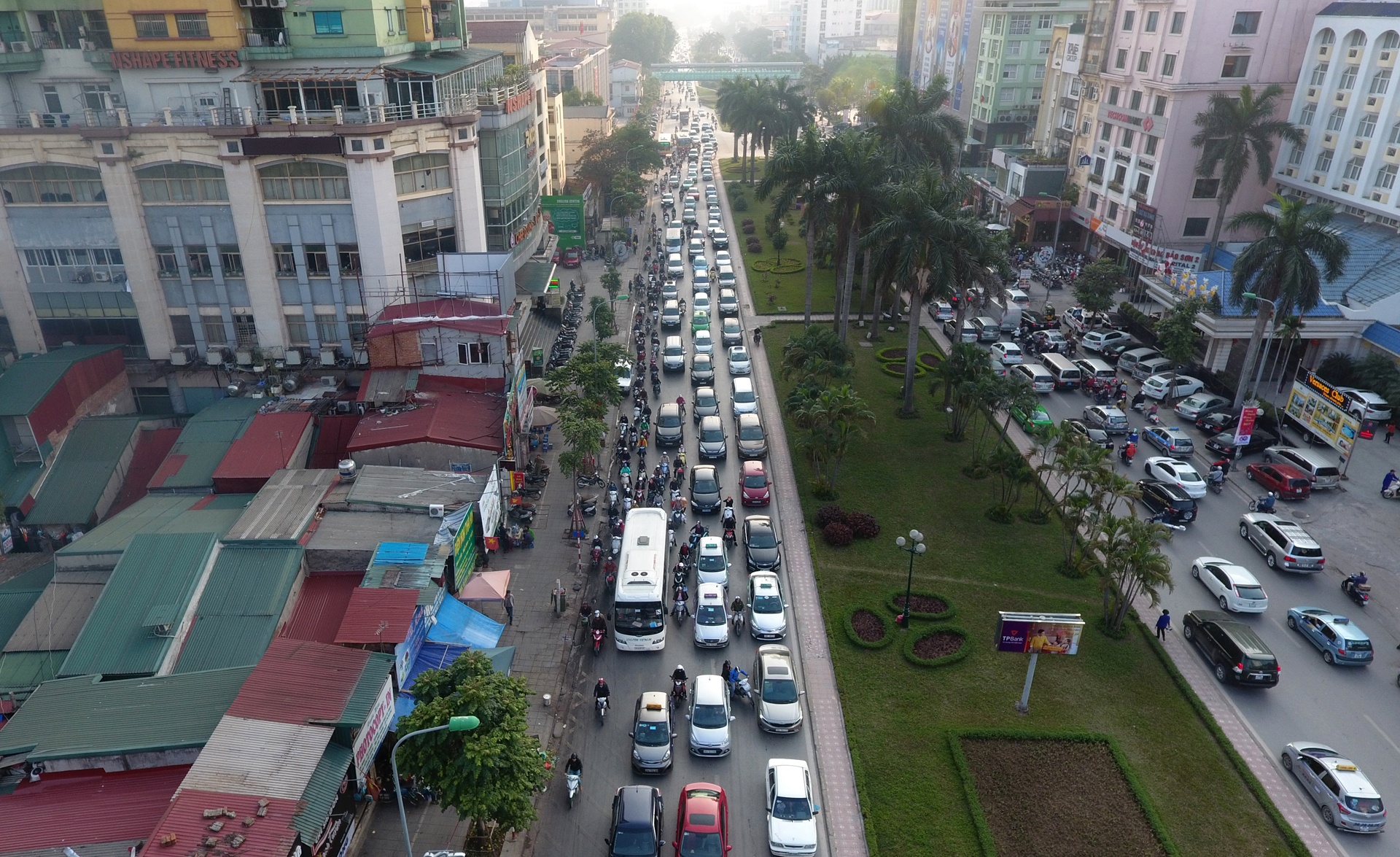Cac nga duong Ha Noi lai un tac tu chieu toi toi anh 7