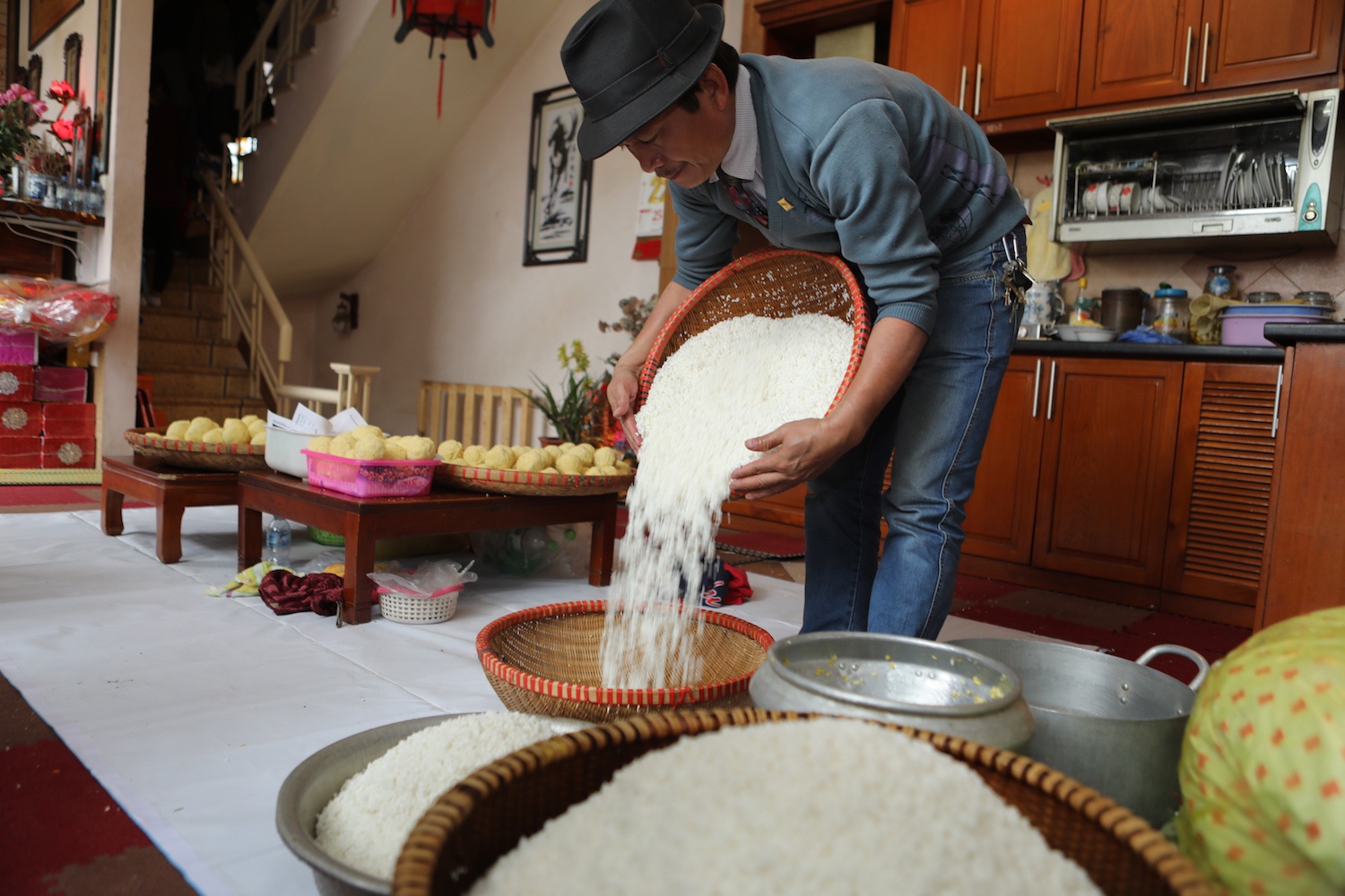 goi banh chung Tet o Ha Noi anh 7