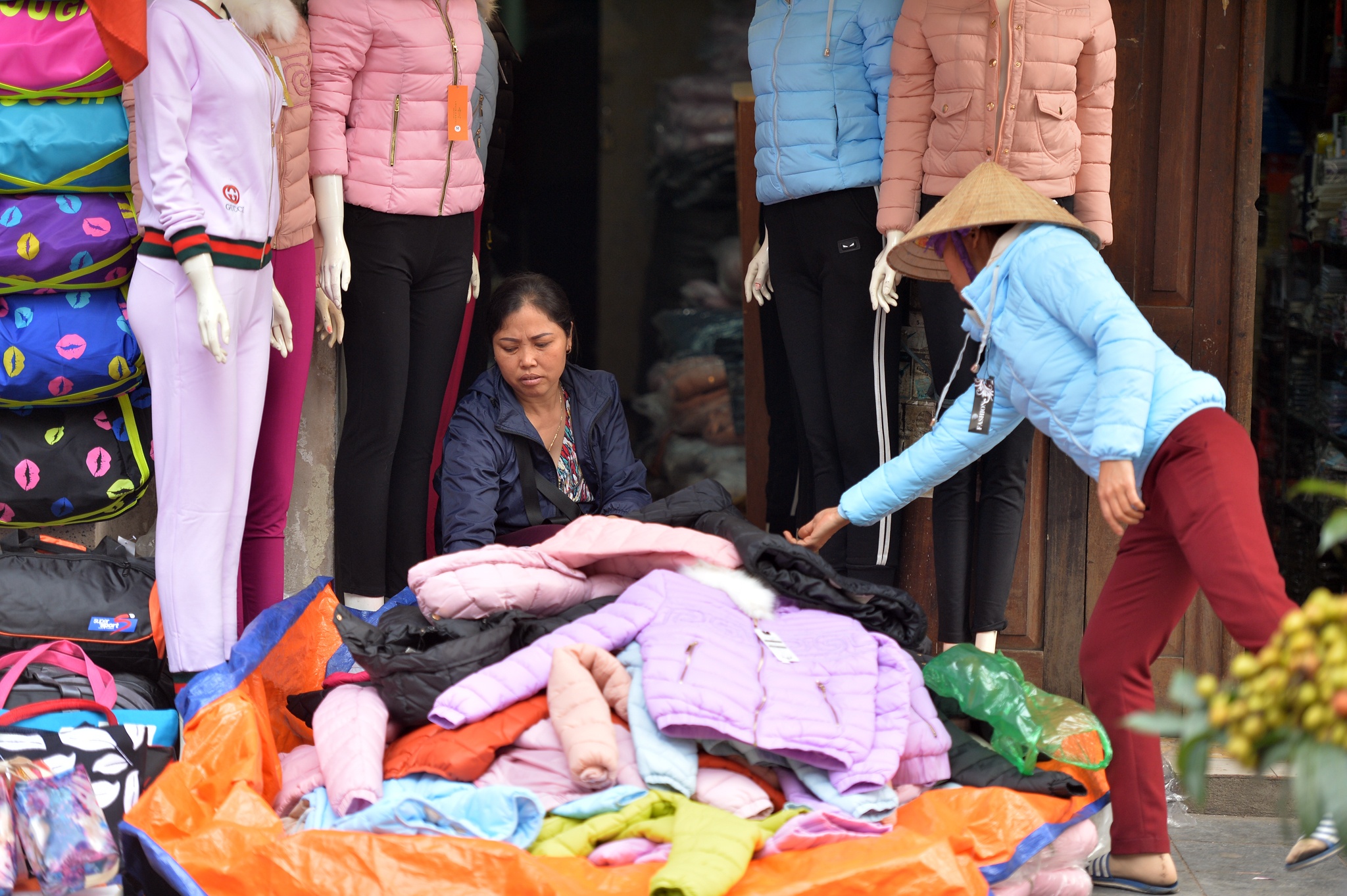 Mua sam Tet o pho co Ha Noi anh 2