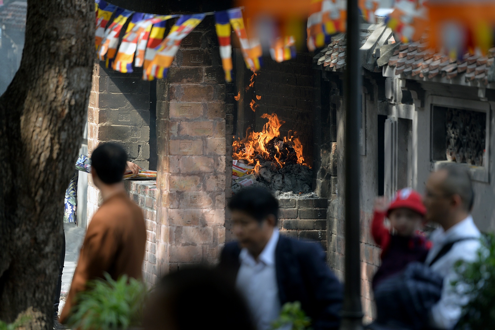 tap nap di le chua Ha anh 15