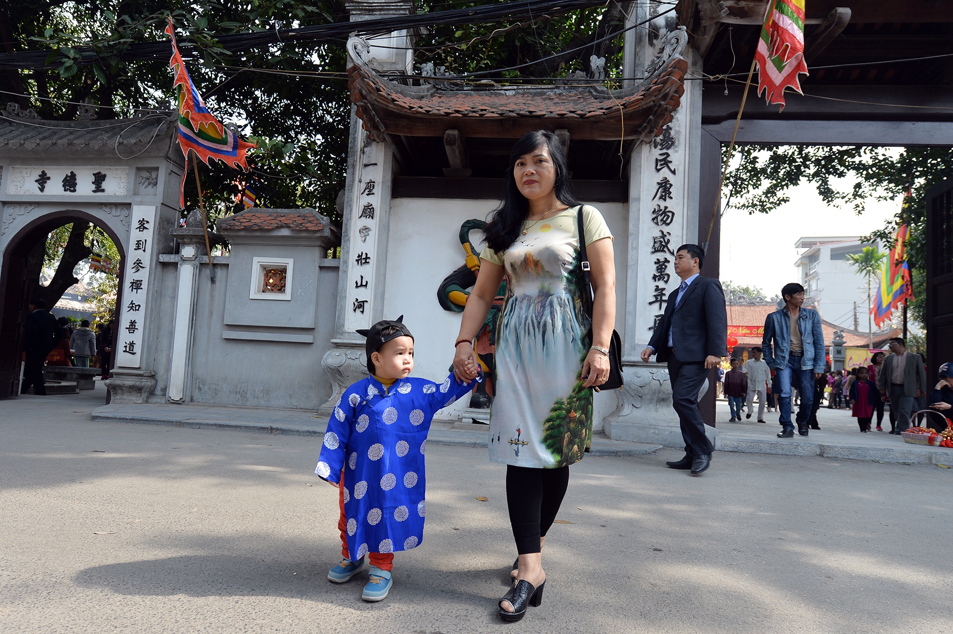 tap nap di le chua Ha anh 17