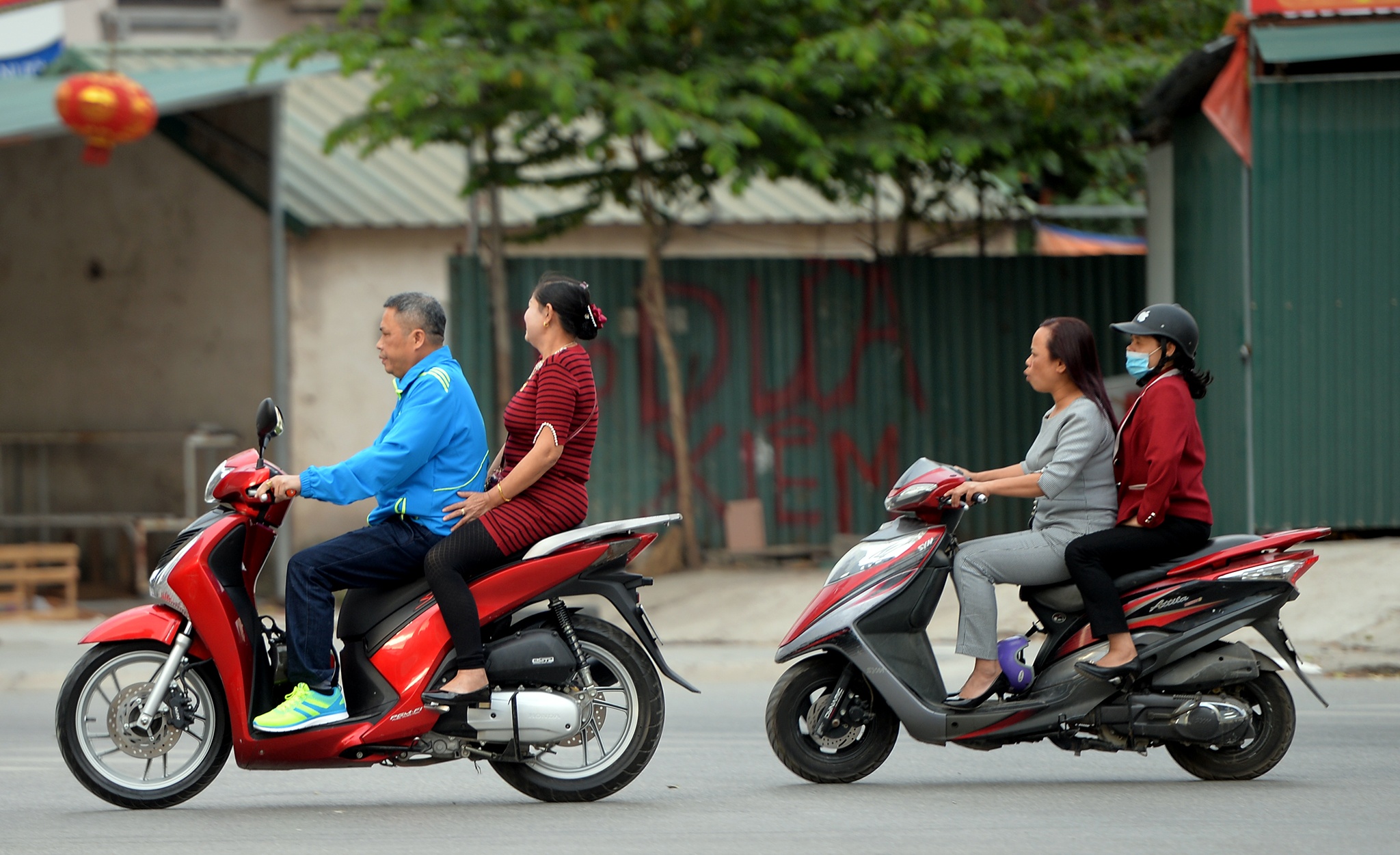 khong doi mu bao hiem di du xuan anh 18