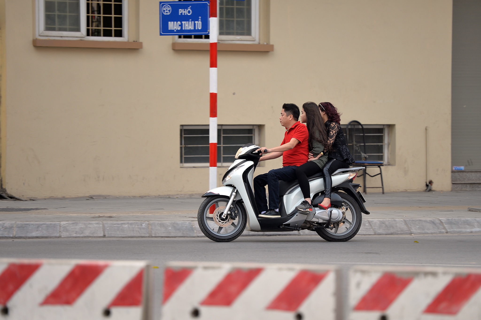 khong doi mu bao hiem di du xuan anh 19