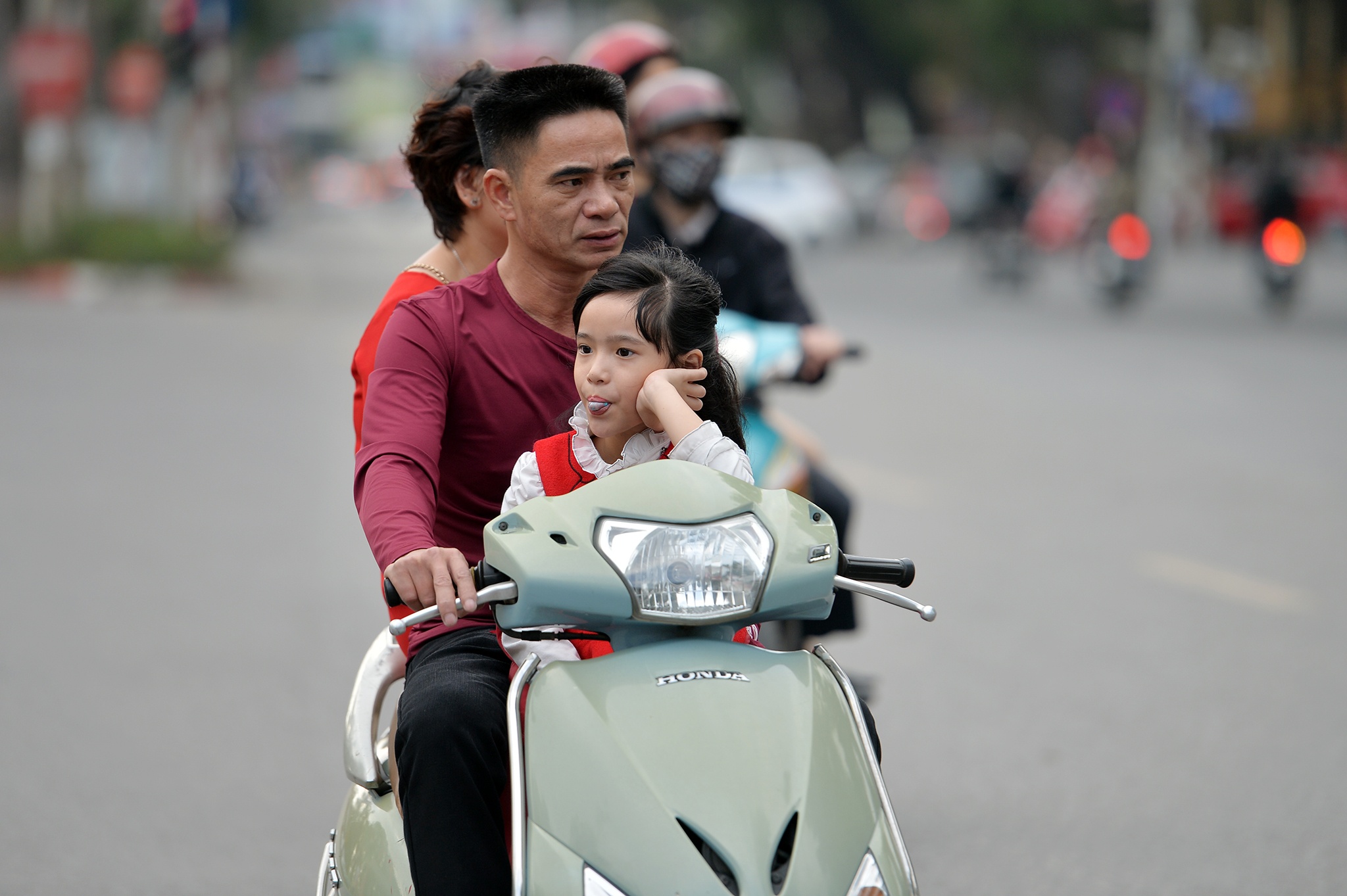 khong doi mu bao hiem di du xuan anh 6