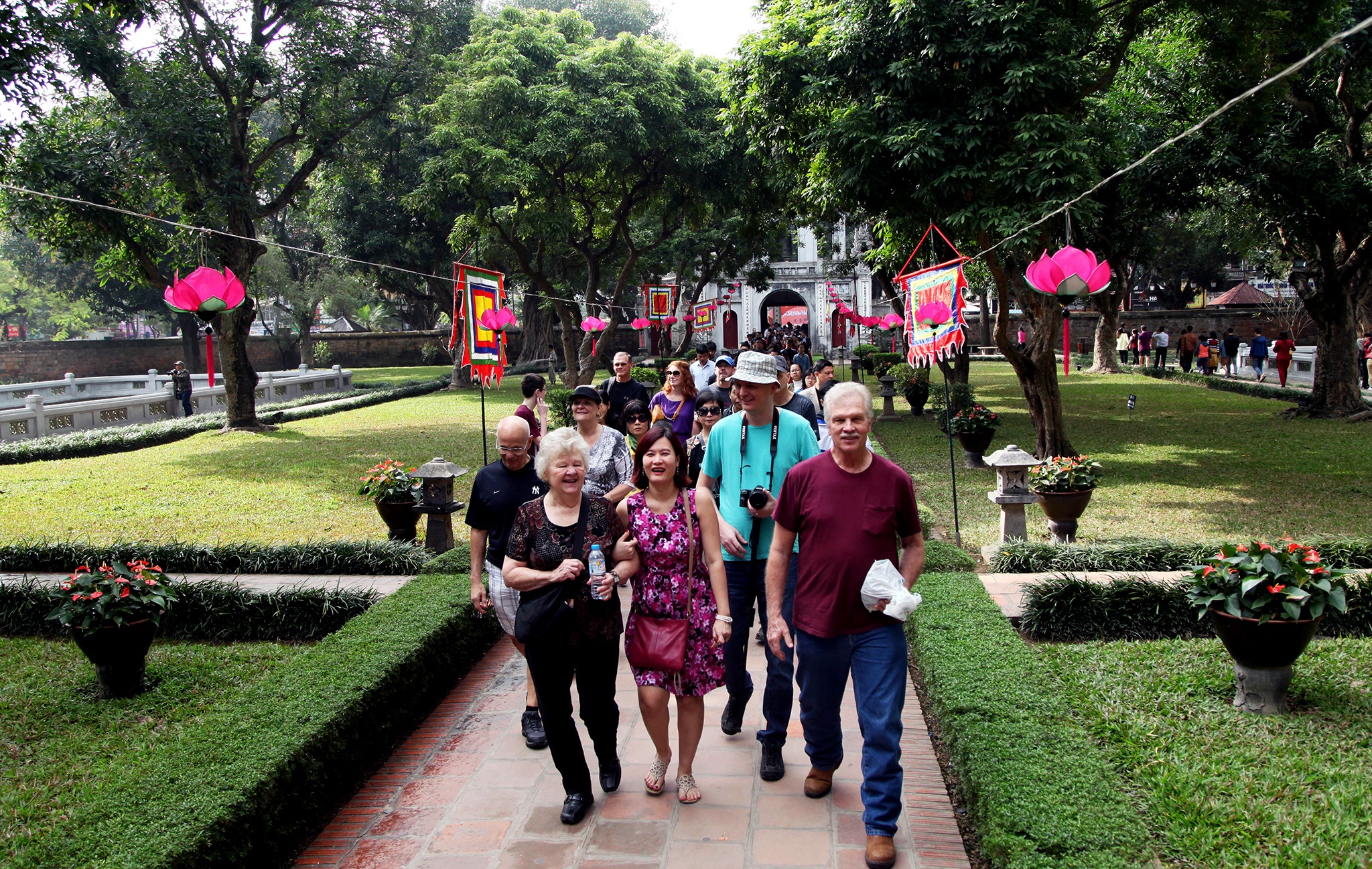 Hoi xuan Van Mieu ngay mung 2 Tet anh 1