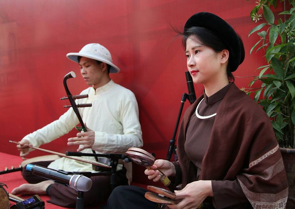 Hoi xuan Van Mieu ngay mung 2 Tet anh 6