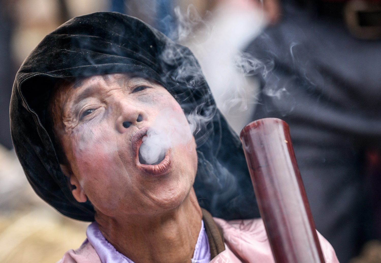 Trai gia gai gieo hat tai le hoi trau bo rom ra hinh anh