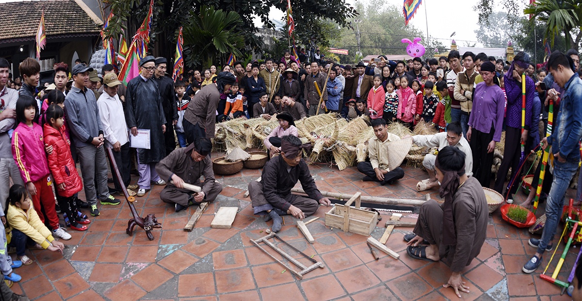 le hoi trau bo rom ra anh 1