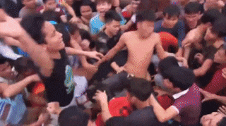 Hon loan, ngat xiu tai le hoi cuop phet Hien Quan hinh anh