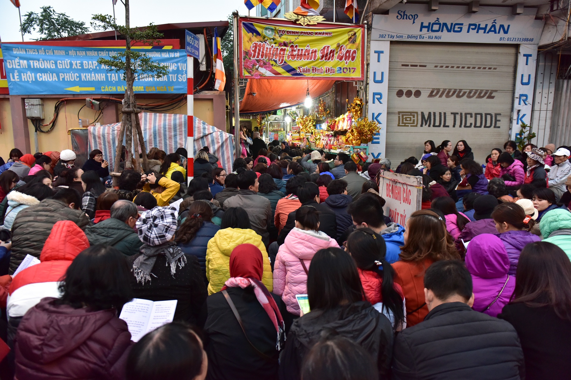 cau an ram thang Gieng o chua Phuc Khanh anh 3