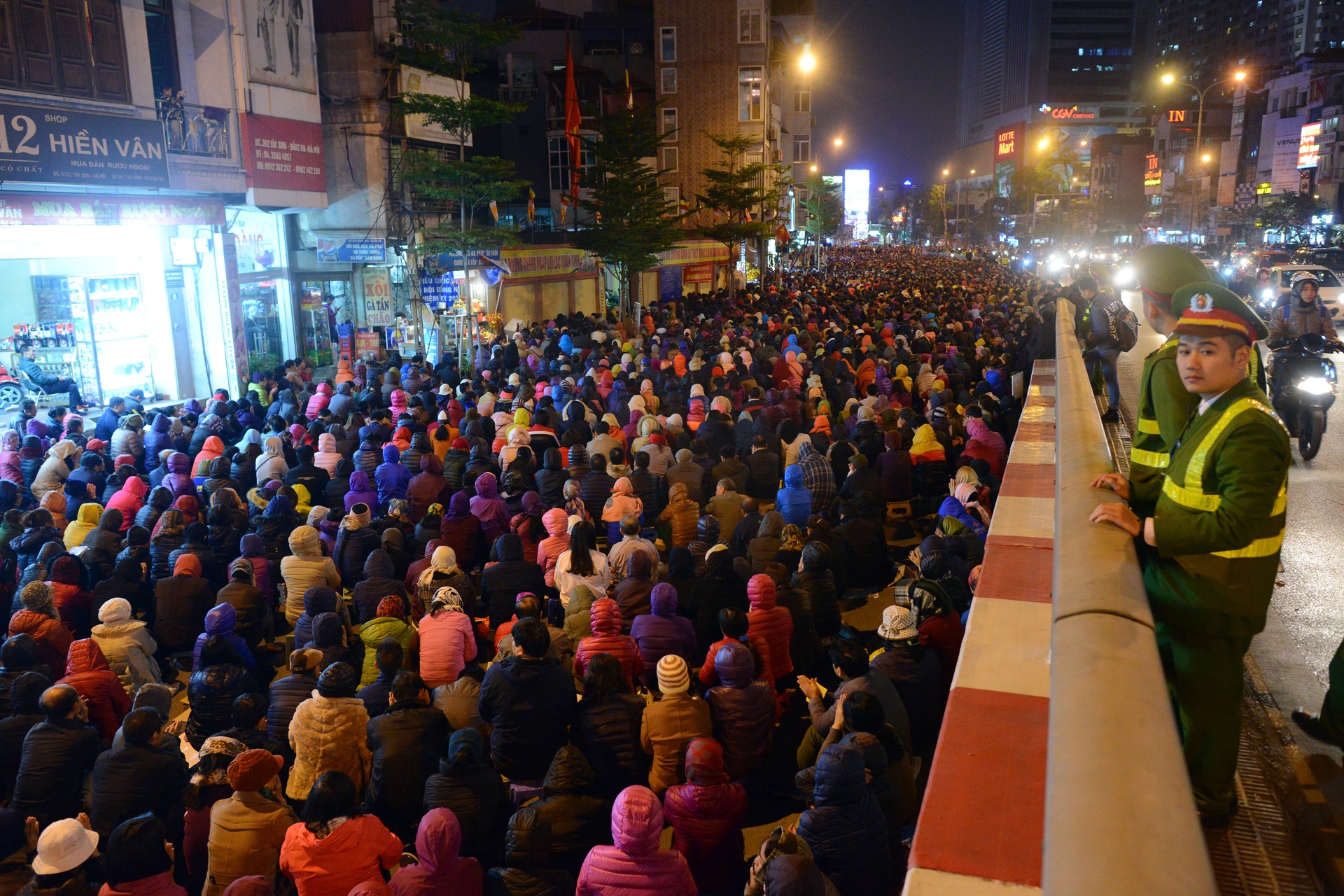 cau an ram thang Gieng o chua Phuc Khanh anh 7