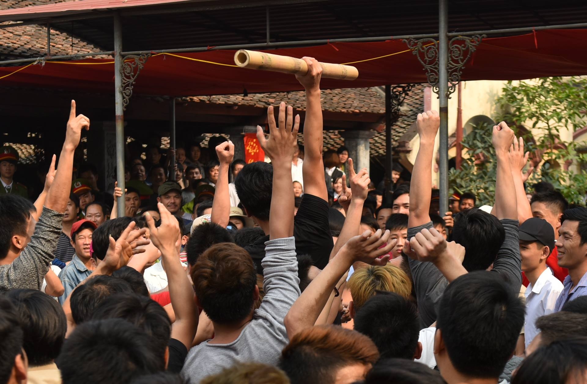 giam dap cuop bong bao luc o Ha Noi anh 14